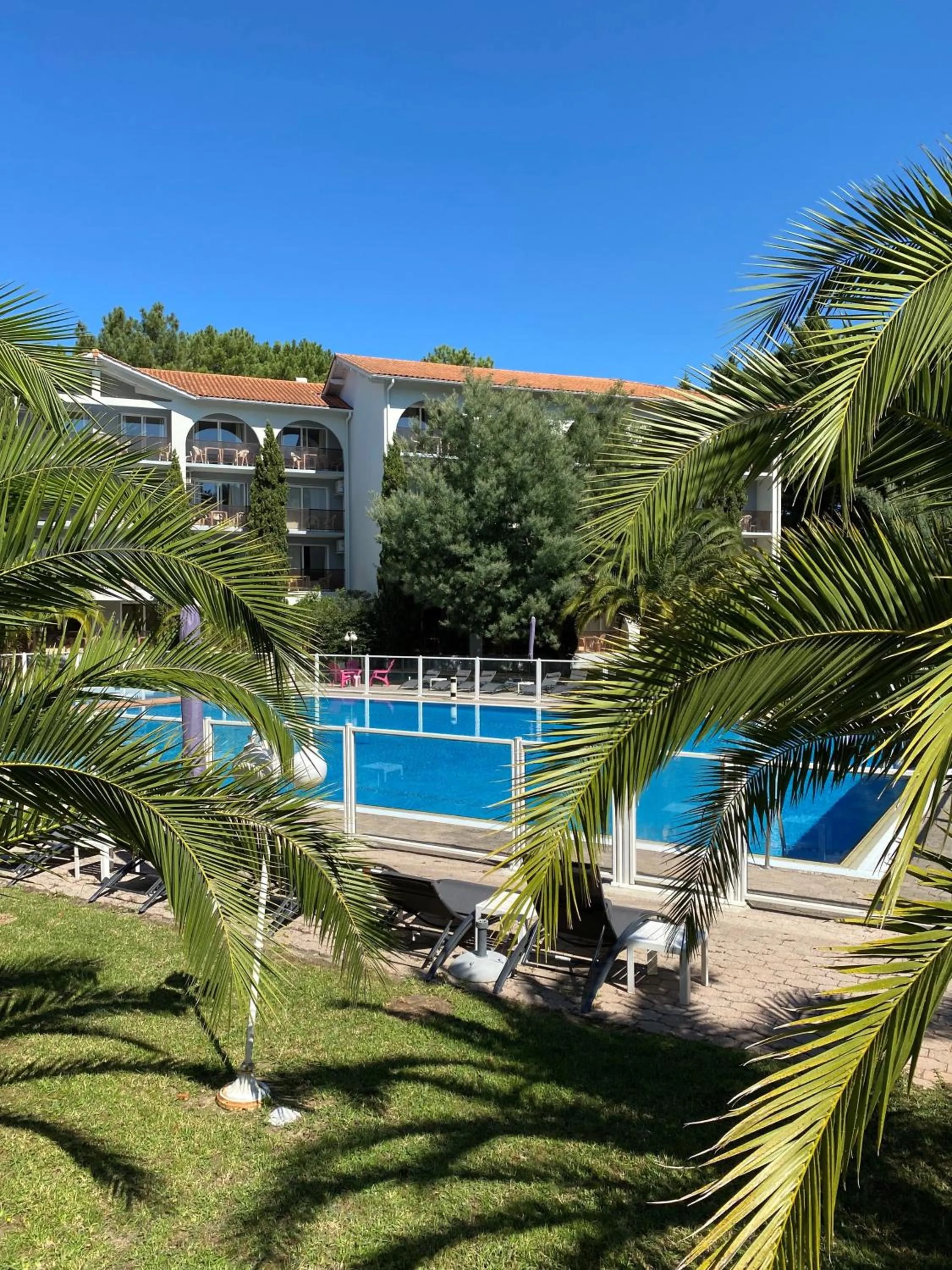 Pool view in Hotel Résidence Anglet Biarritz-Parme