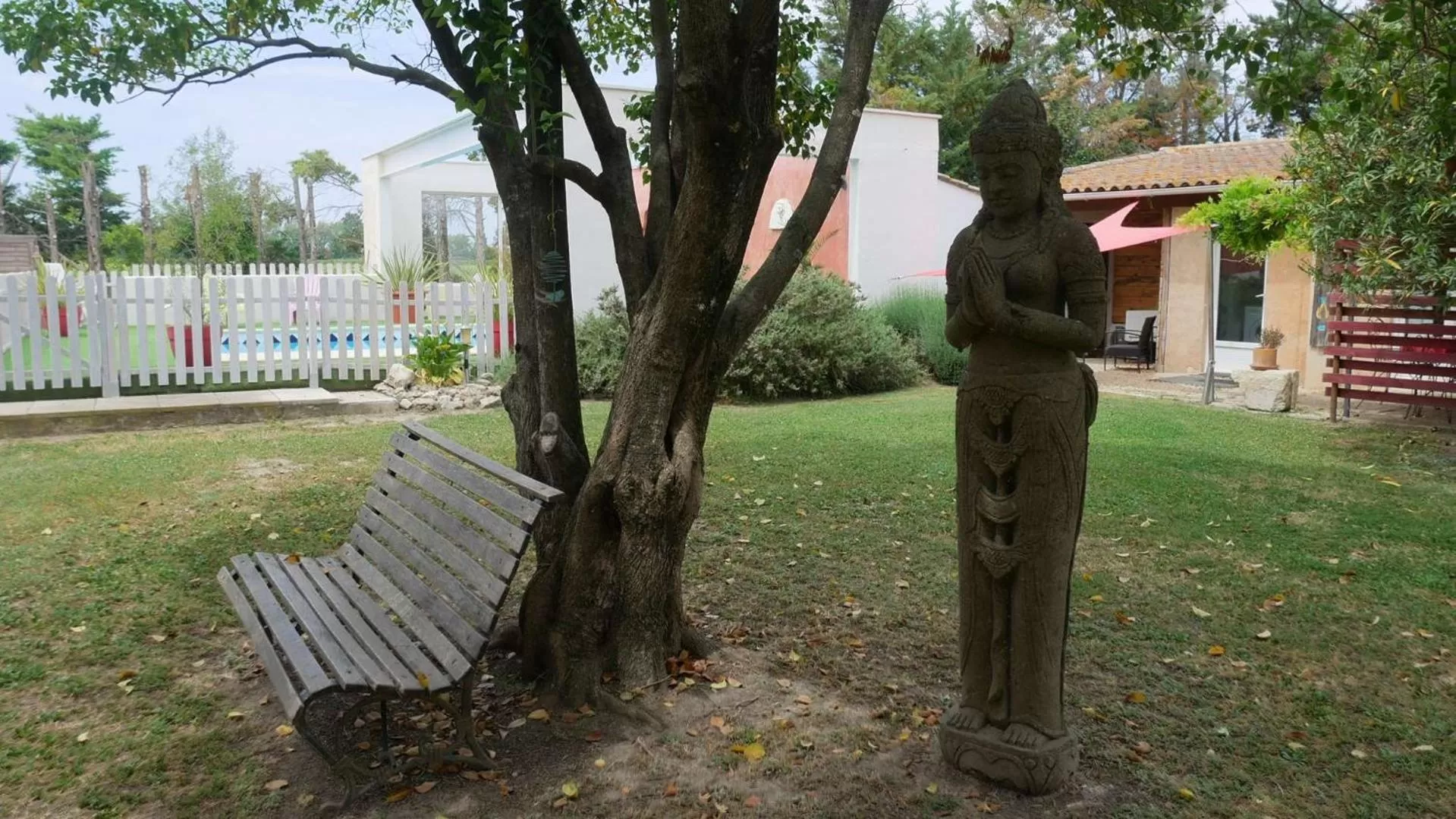 Garden view in MAS MAURANE-Chambre d'hôte avec SPA privé aux portes d'ARLES