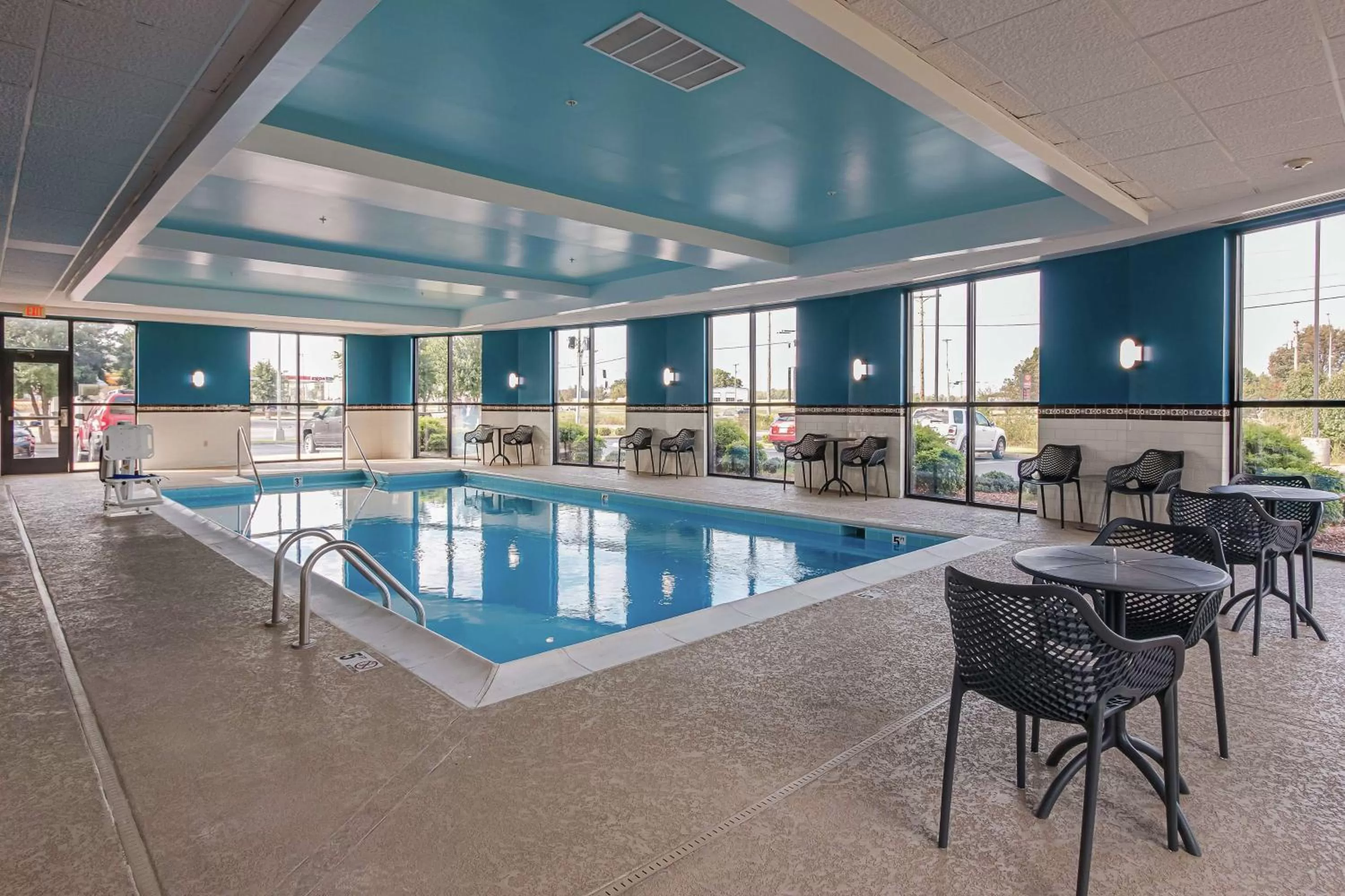 Pool view in Hampton Inn Oak Grove Fort Campbell