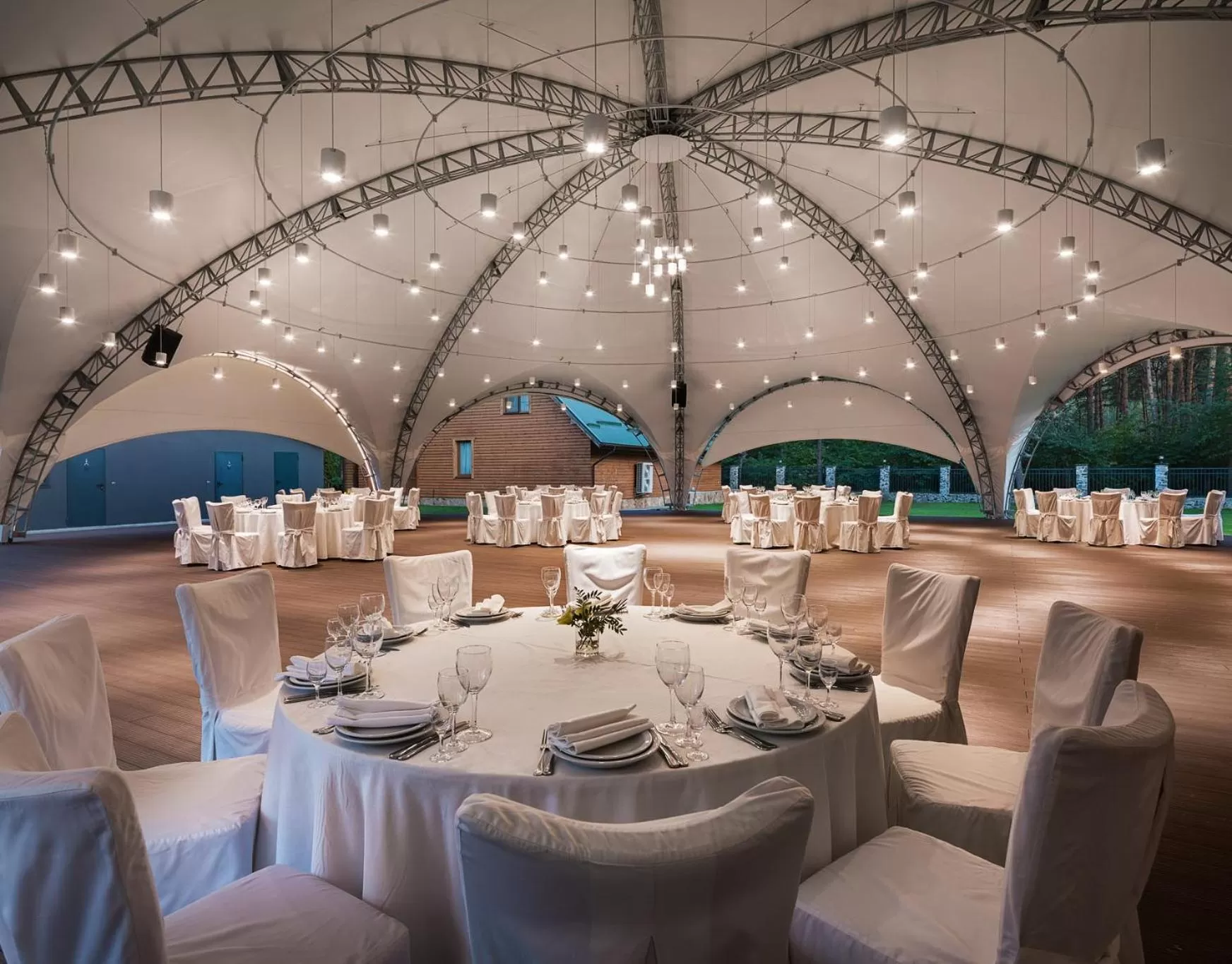 Restaurant/places to eat in ONOVO Dendra Hotel