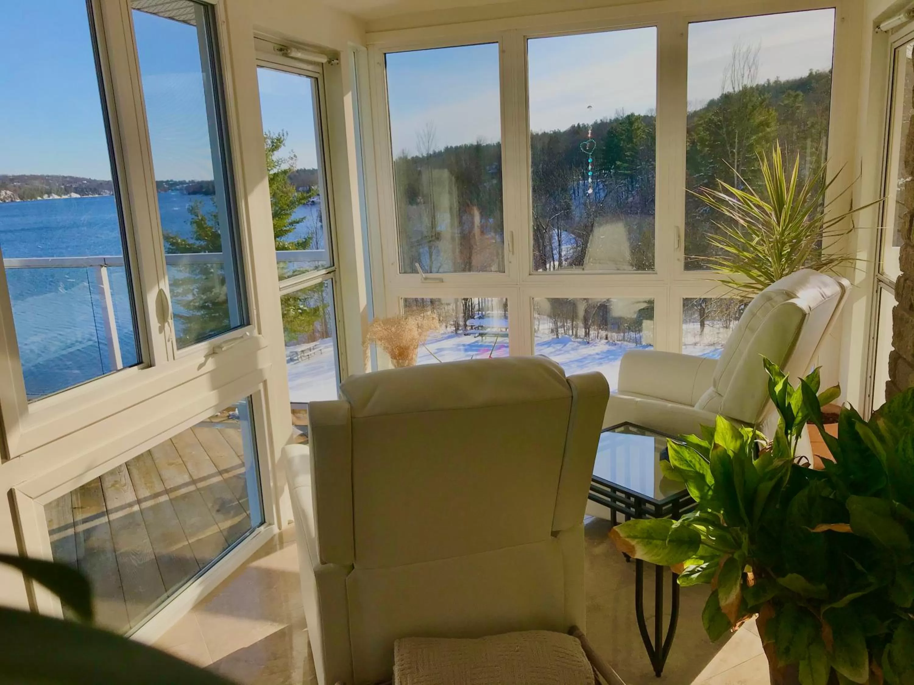 Solarium, Seating Area in Auberge Tom B&B