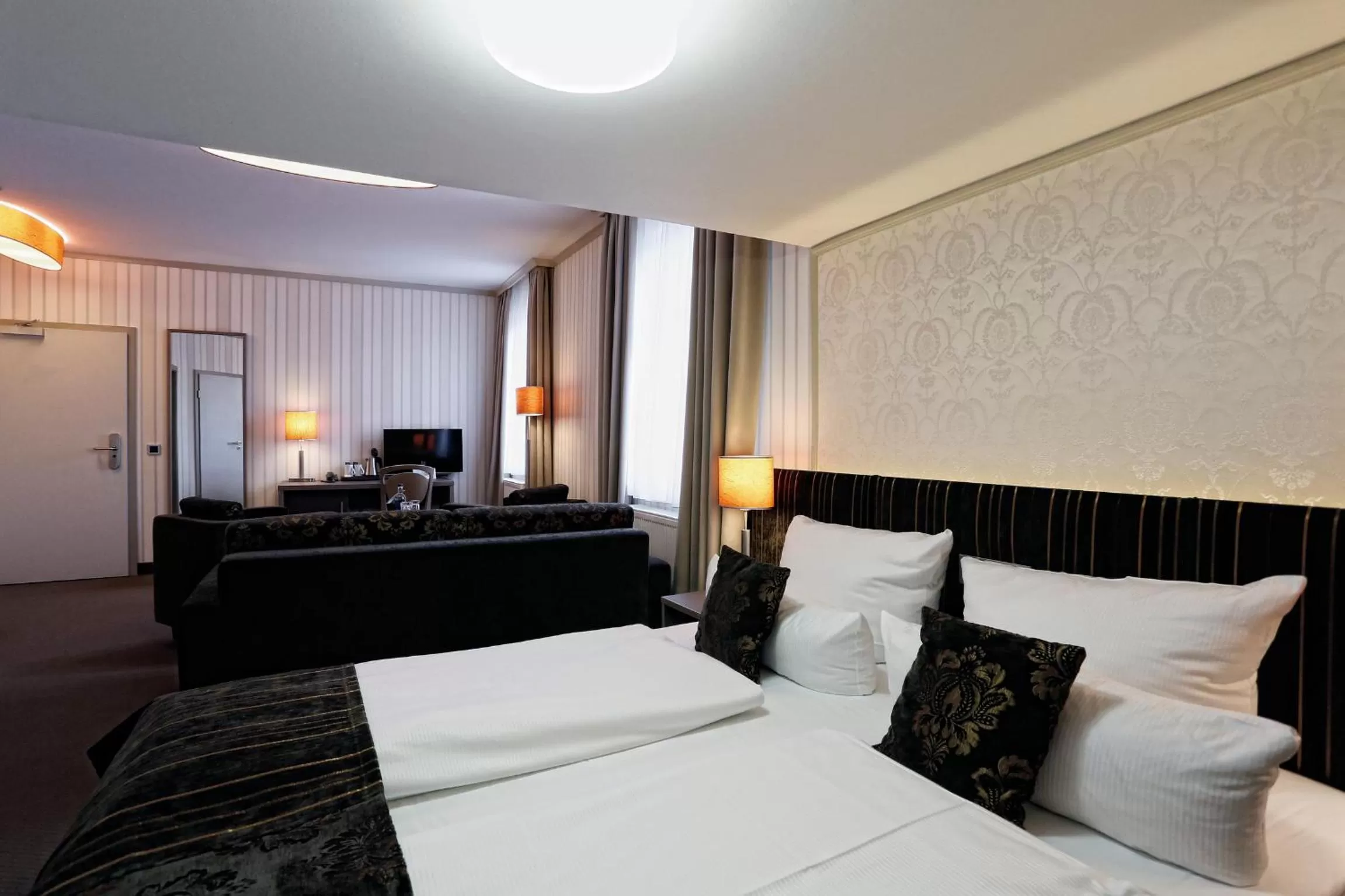 Photo of the whole room, Bed in Konsumhotel Dorotheenhof Weimar