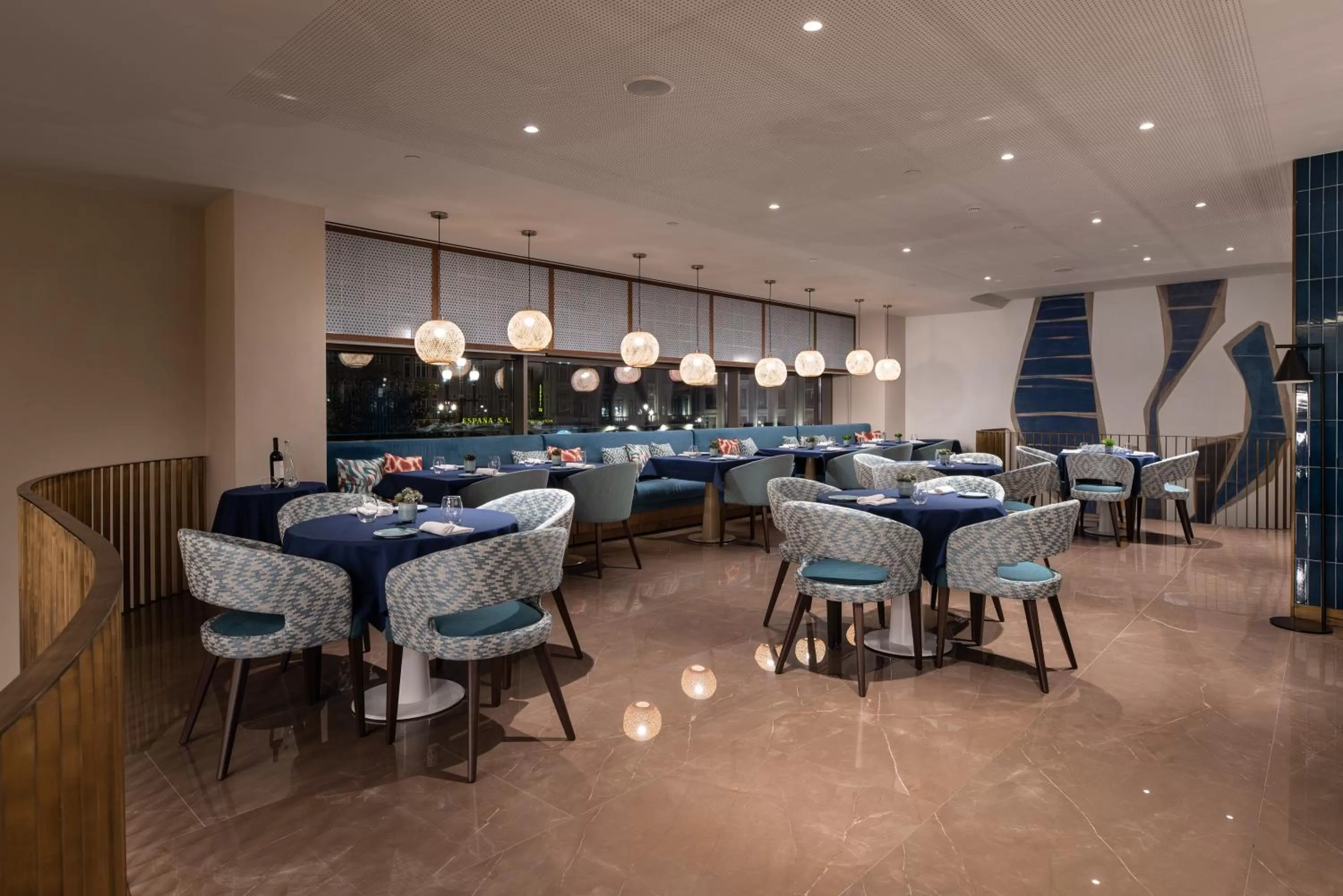 Restaurant/places to eat in Eurostars Aliados