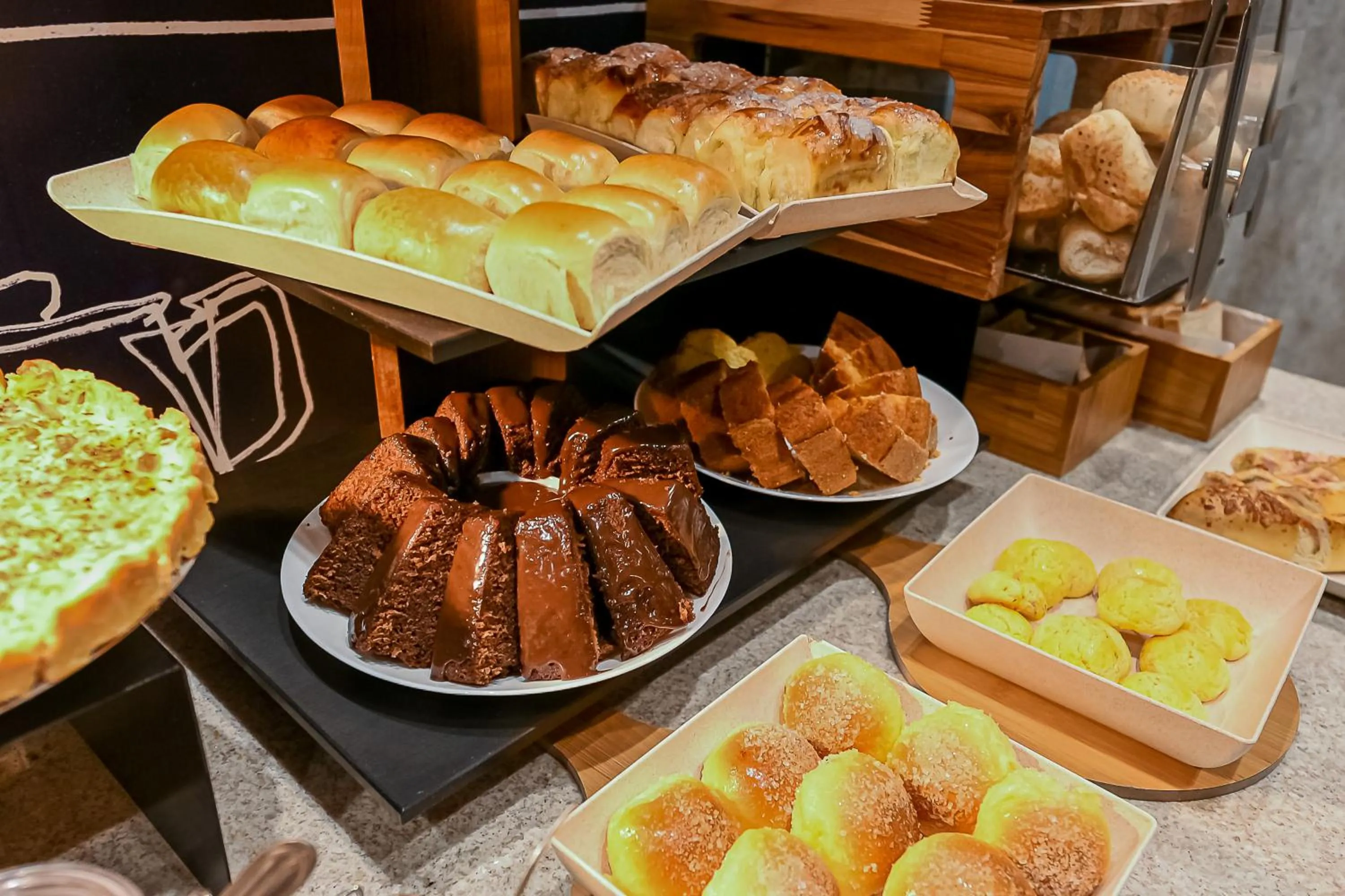 Restaurant/places to eat in ibis budget Santos Gonzaga