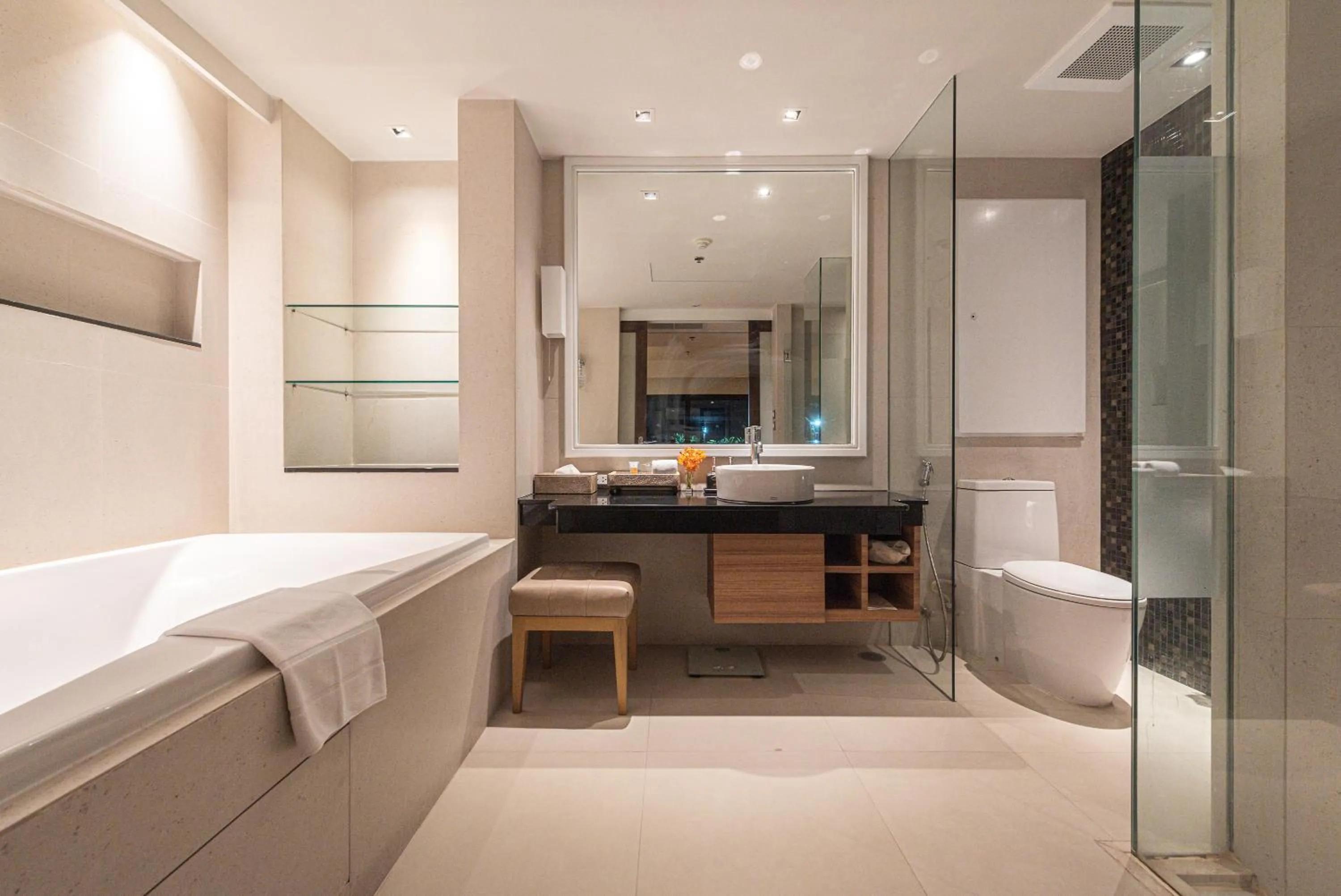 Bathroom in Summit Windmill Golf Suite Hotel at Suvarnabhumi