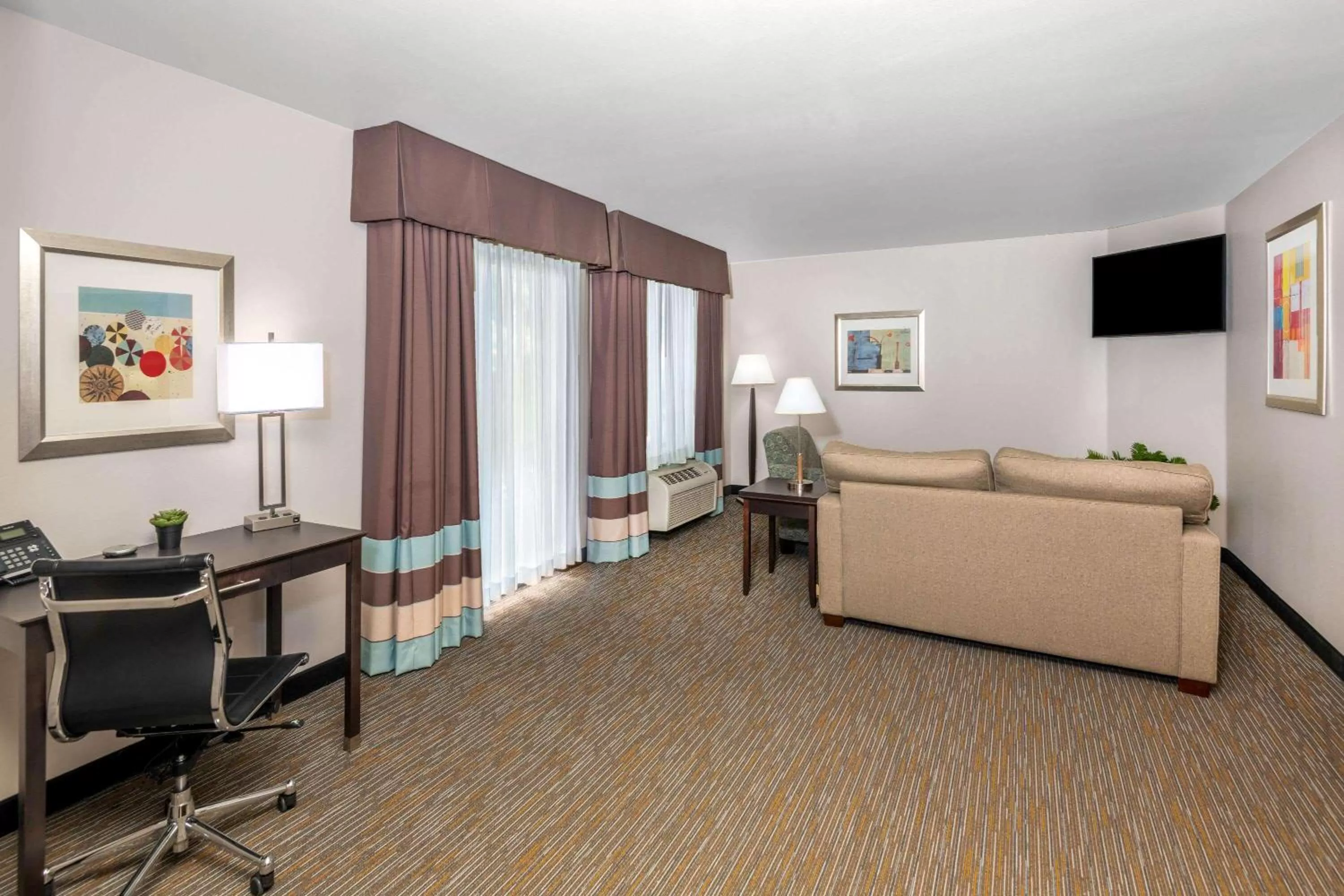 Photo of the whole room in Wingate by Wyndham - St. George