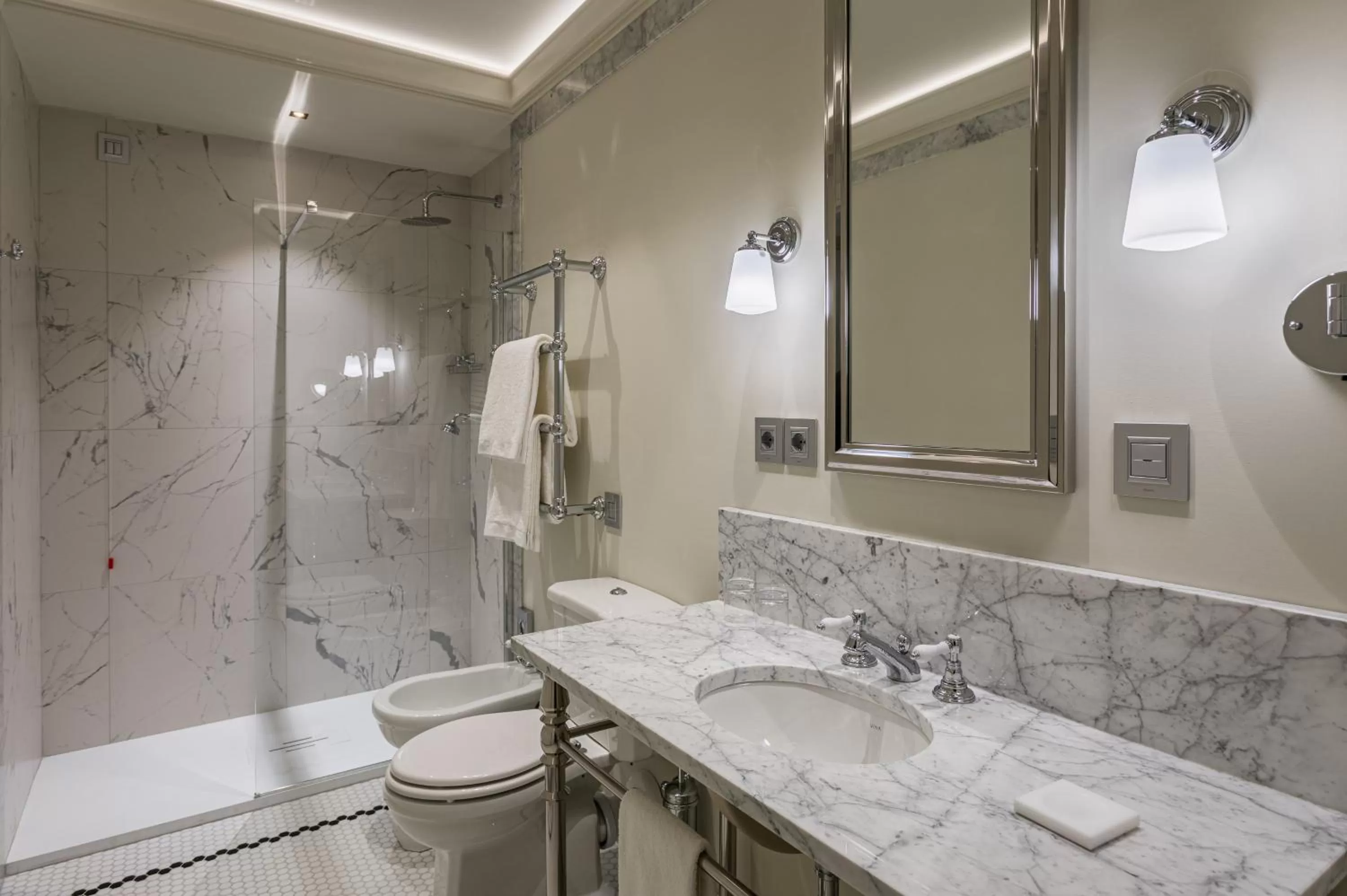 Bathroom in Room Mate Collection Filippo, Rome-Fontana di Trevi