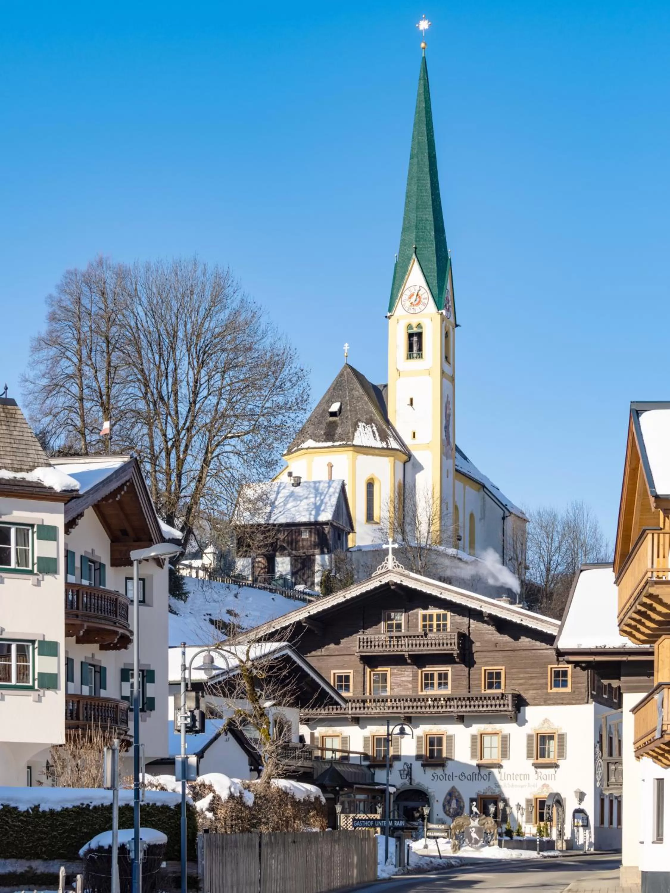 Property building in Alpen Glück Hotel Unterm Rain garni
