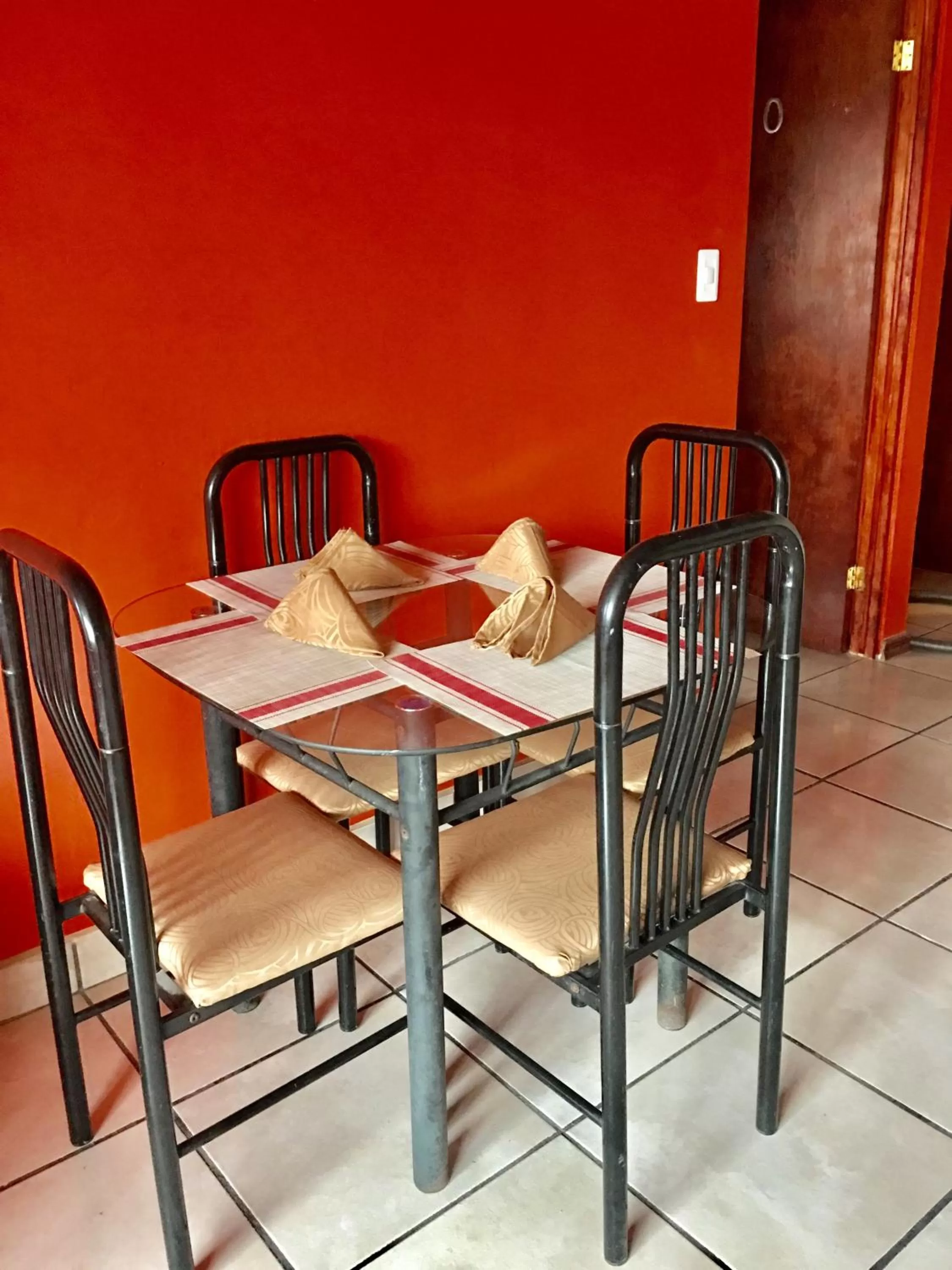 Communal lounge/ TV room, Restaurant/Places to Eat in Hotel Your House