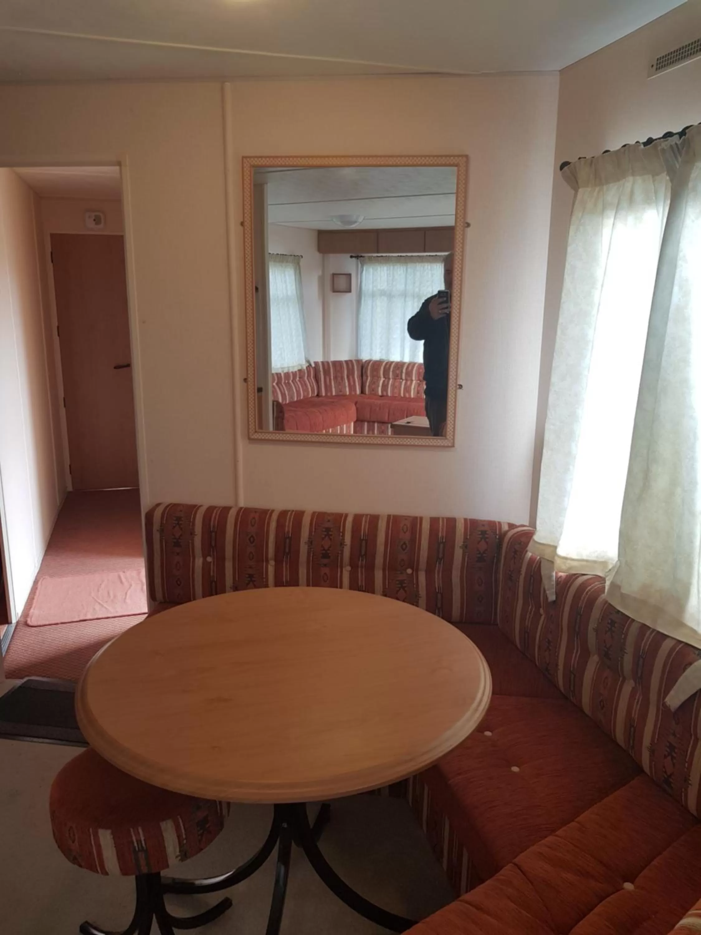 Dining area in the jackdaw pub SELF CATERING STATIC CARAVAN free breakfast supplied