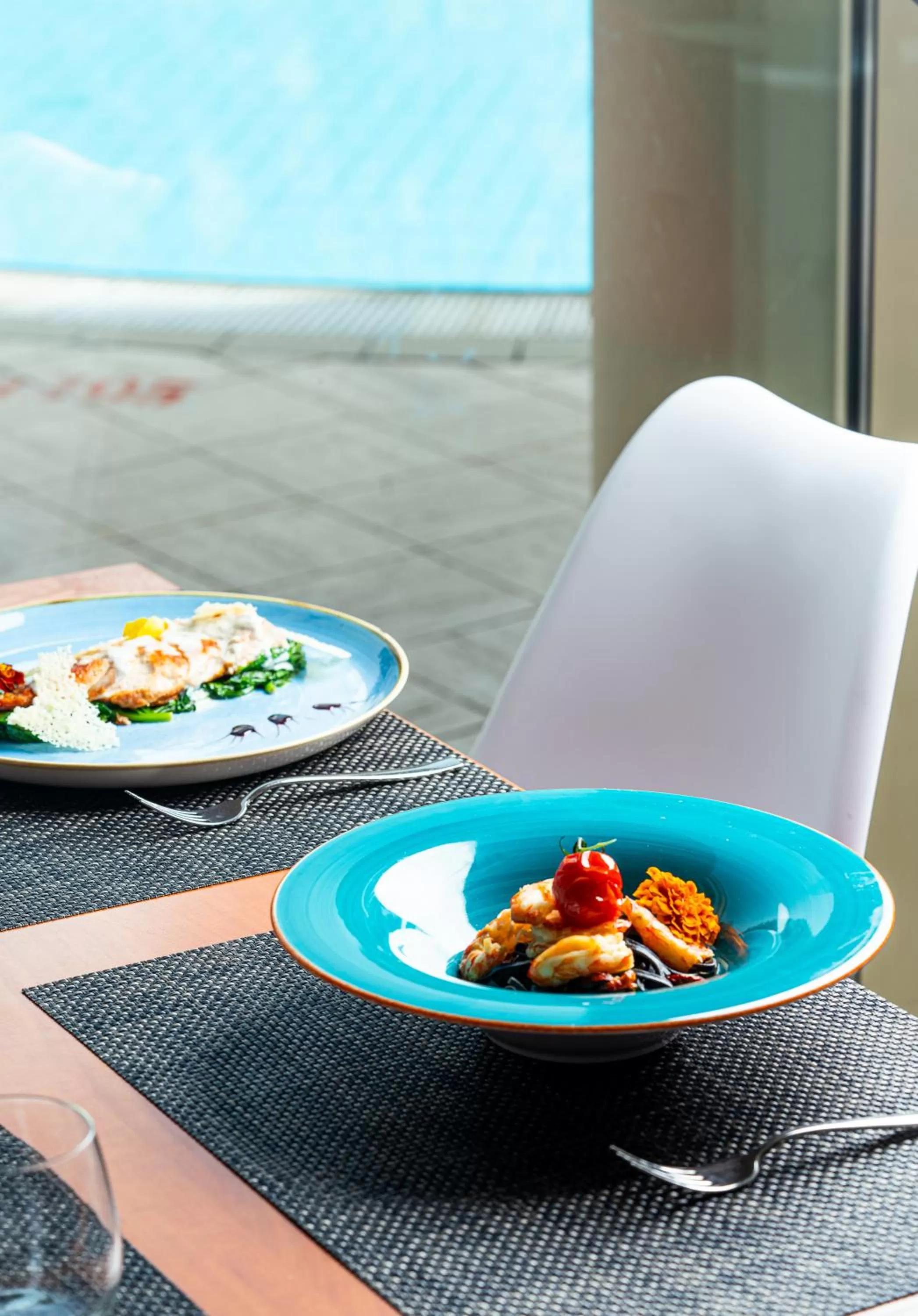 Restaurant/places to eat in Novotel Roma Est