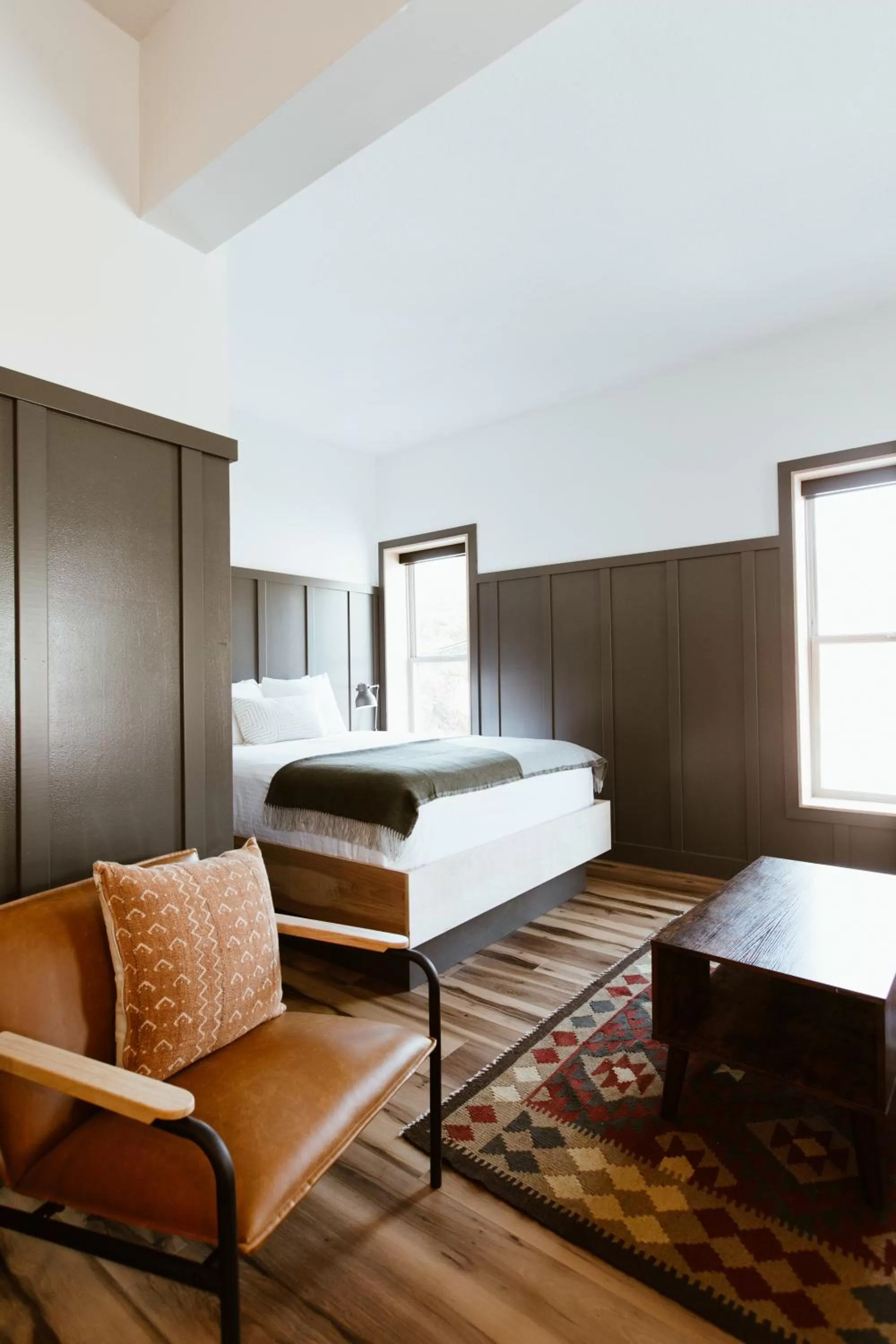 Bed in The Flying Steamshovel Inn