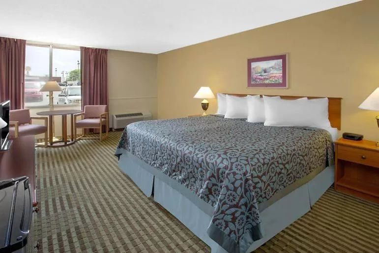 Bed in Super Stay Inn Princeton