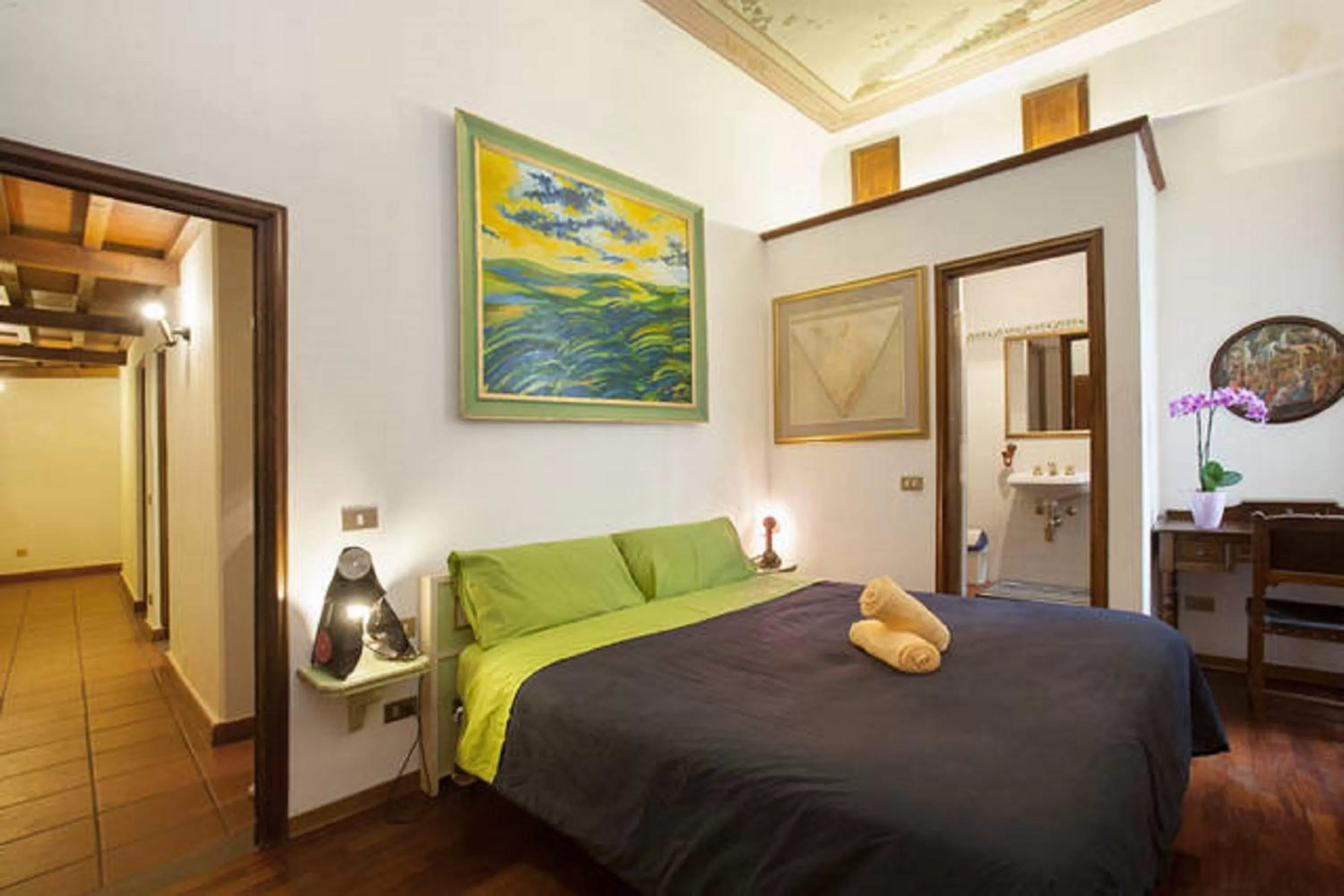 Double Room with Private Bathroom in Strange Uncle B&B