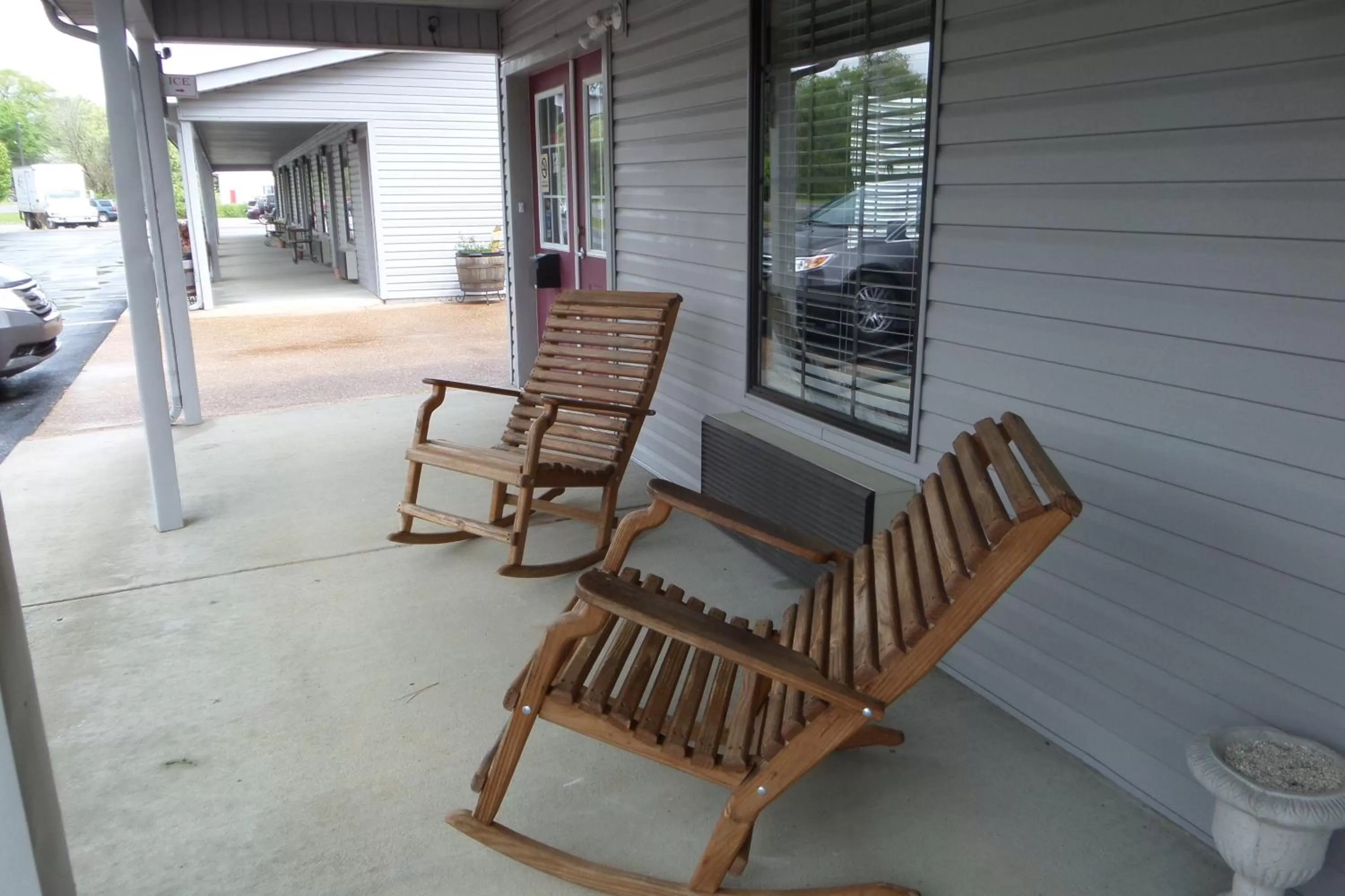 Patio in Lynchburg Country Inn