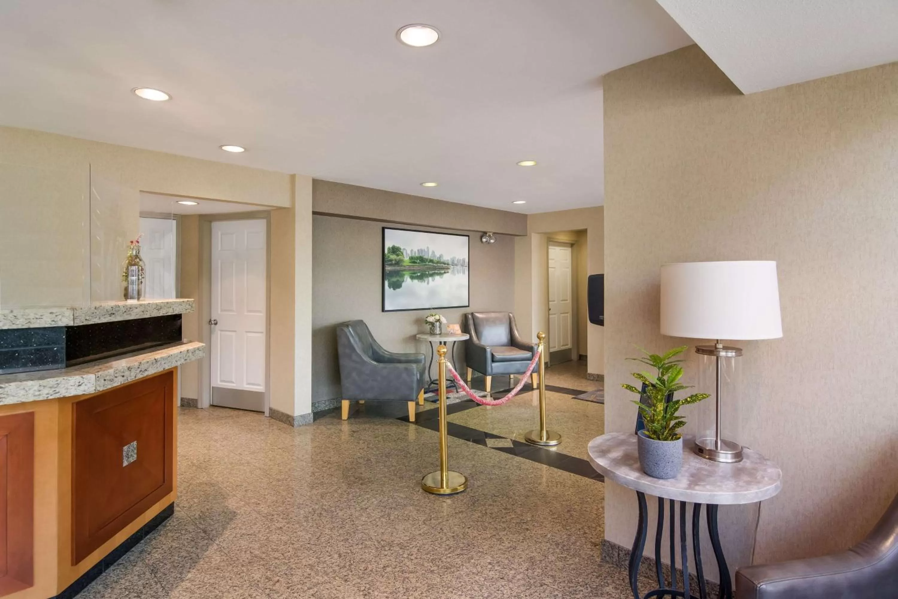 Lobby or reception in SureStay Hotel by Best Western North Vancouver Capilano