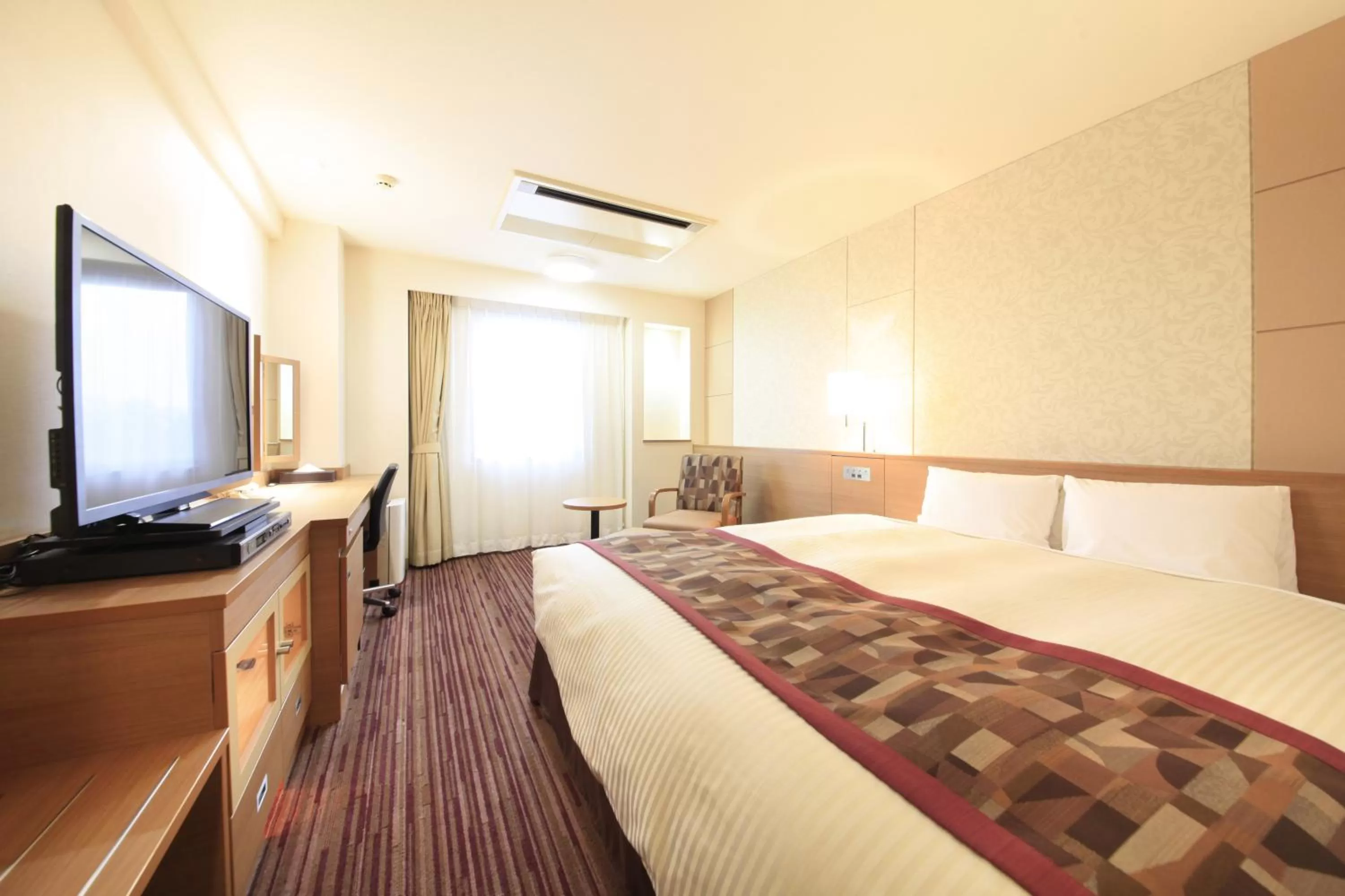 Deluxe Double Room with Castle View (8th-10th Floor) - single occupancy - Smoking in Vessel Inn Fukuyama Station