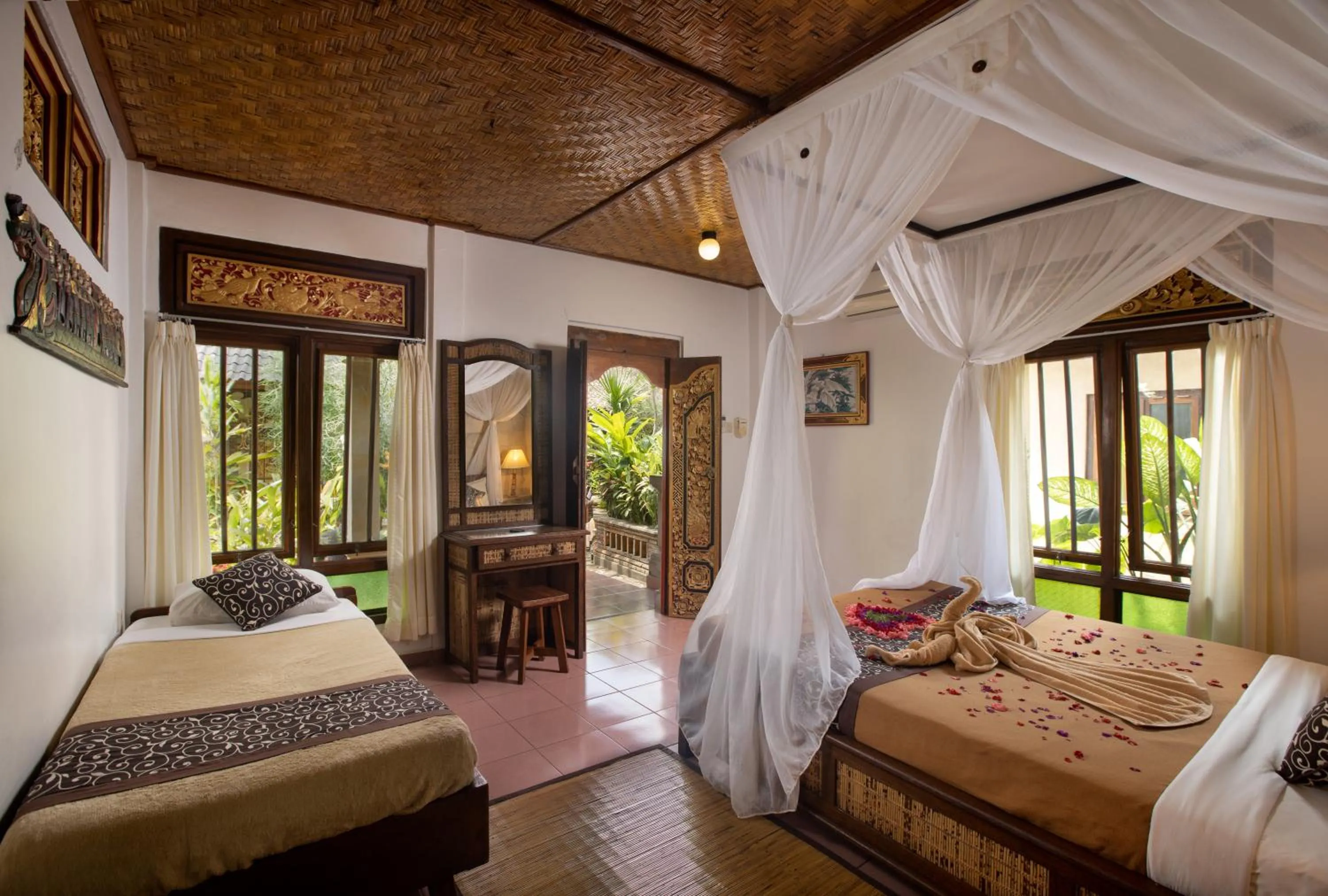 Bed in Ketut's Place Bed & Breakfast Ubud