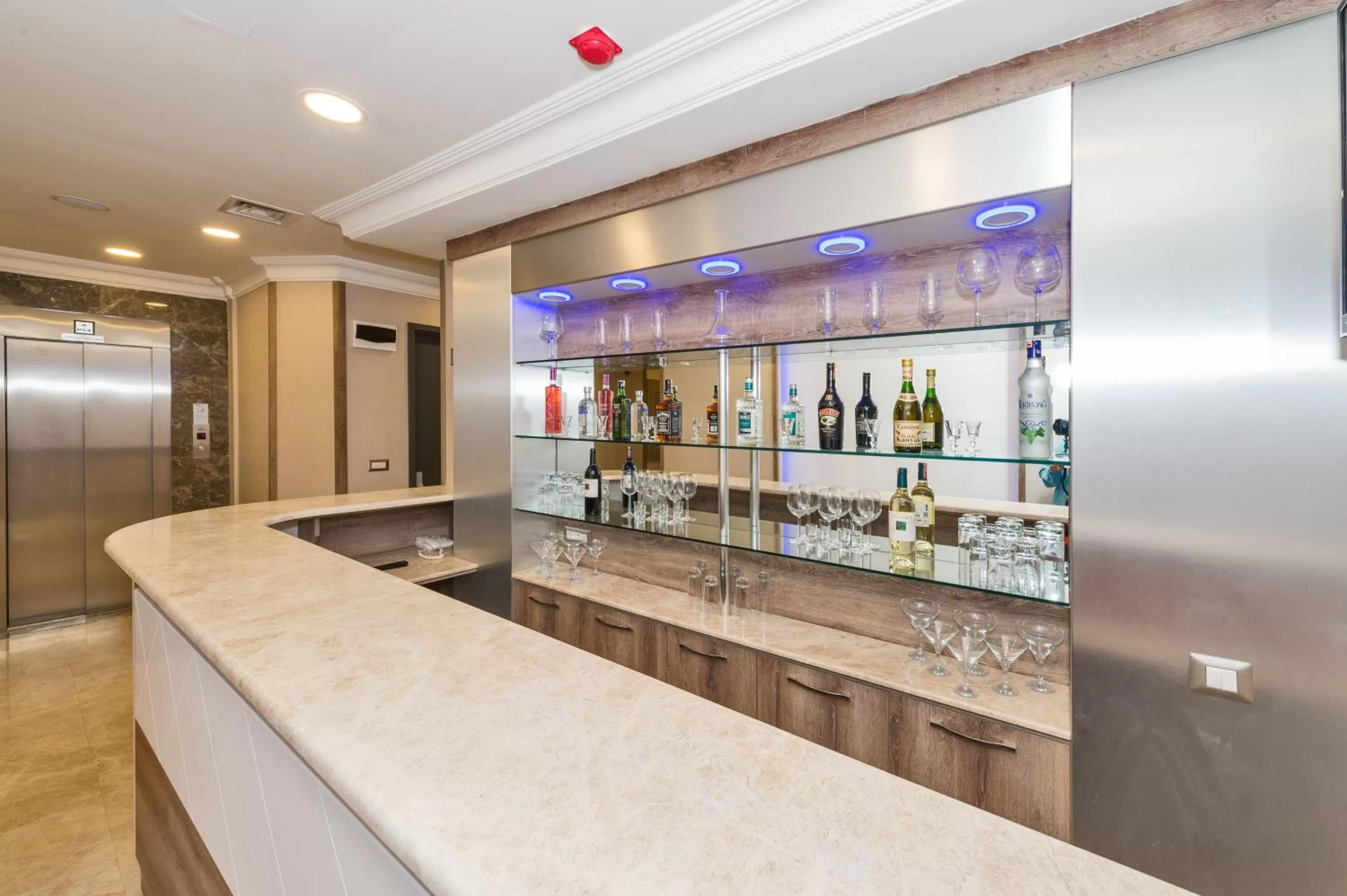 Drinks in Alphonse Hotel