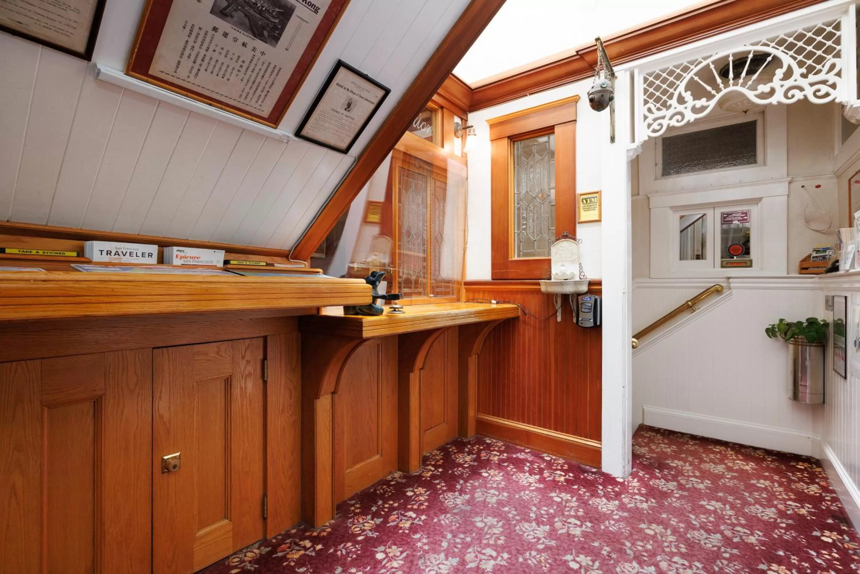 Lobby or reception in San Remo Hotel