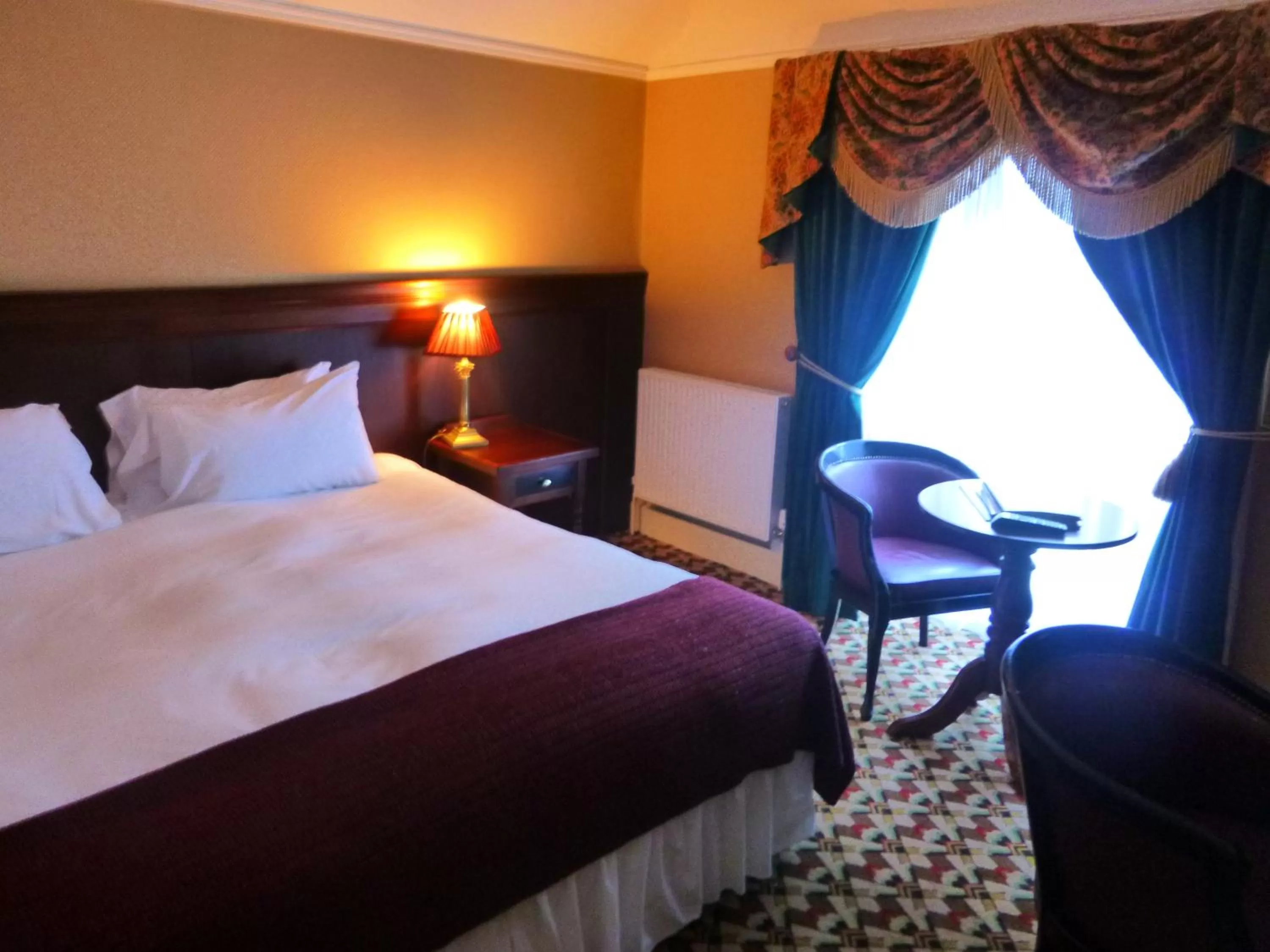 Day, Bed in Riverbank House Hotel