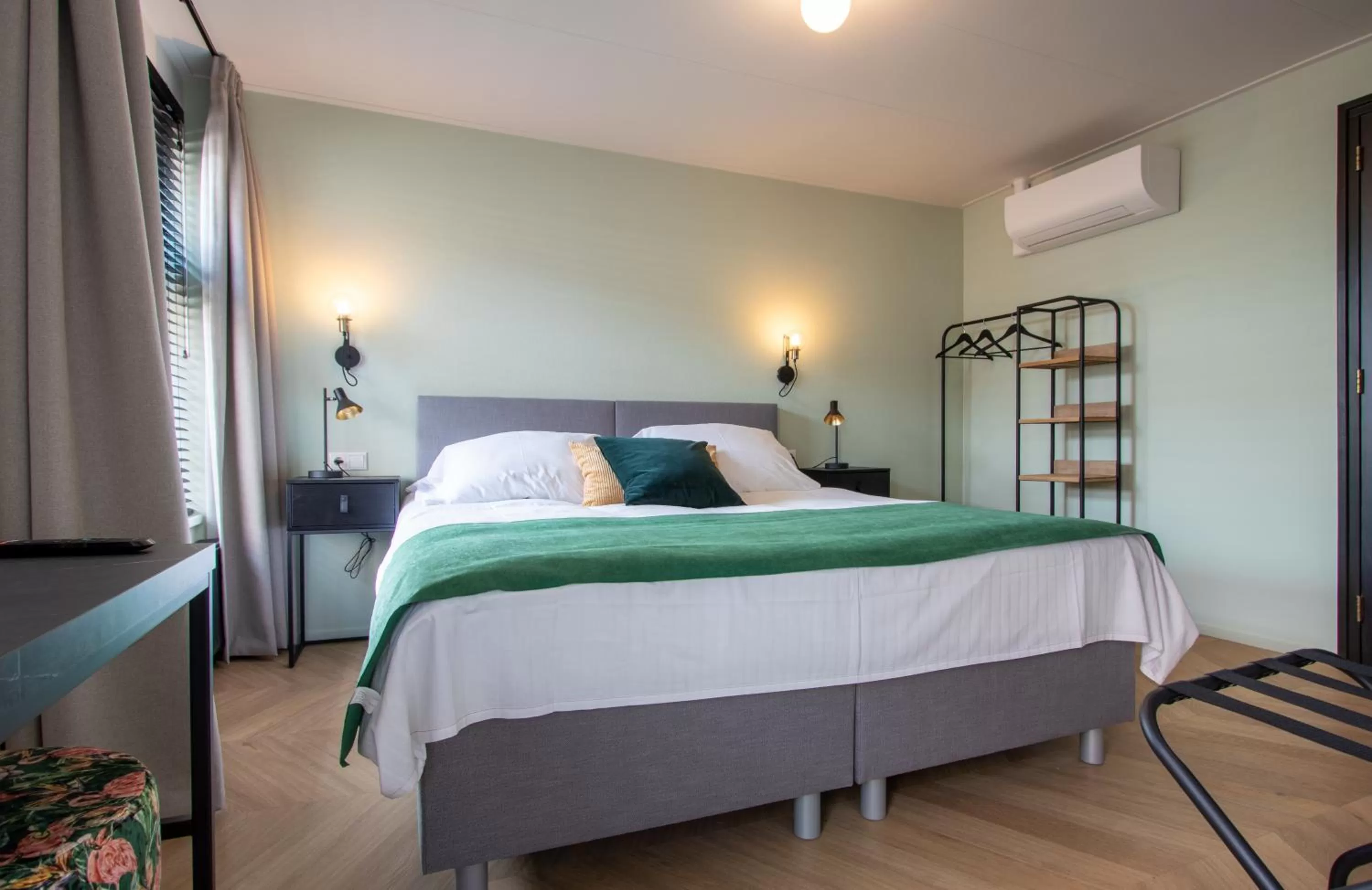 Bed in Hotel van der Meer