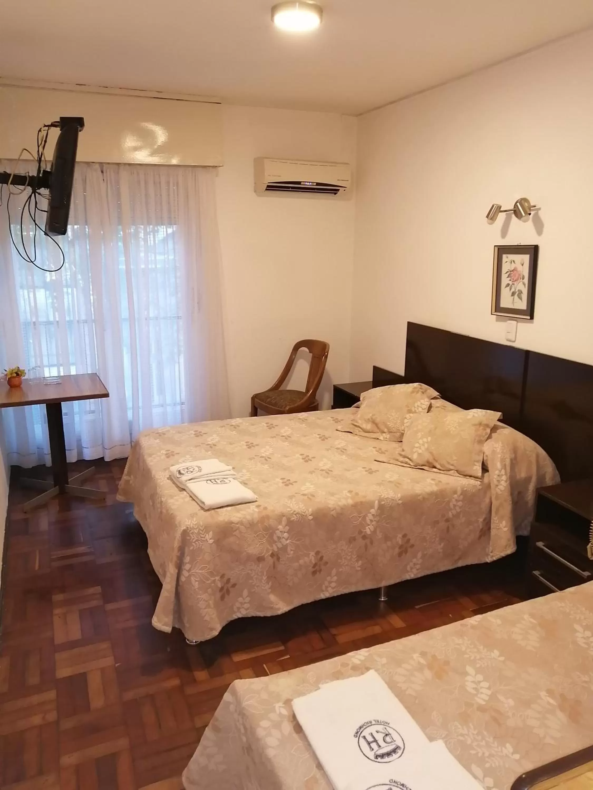 Bed in Hotel Richmond