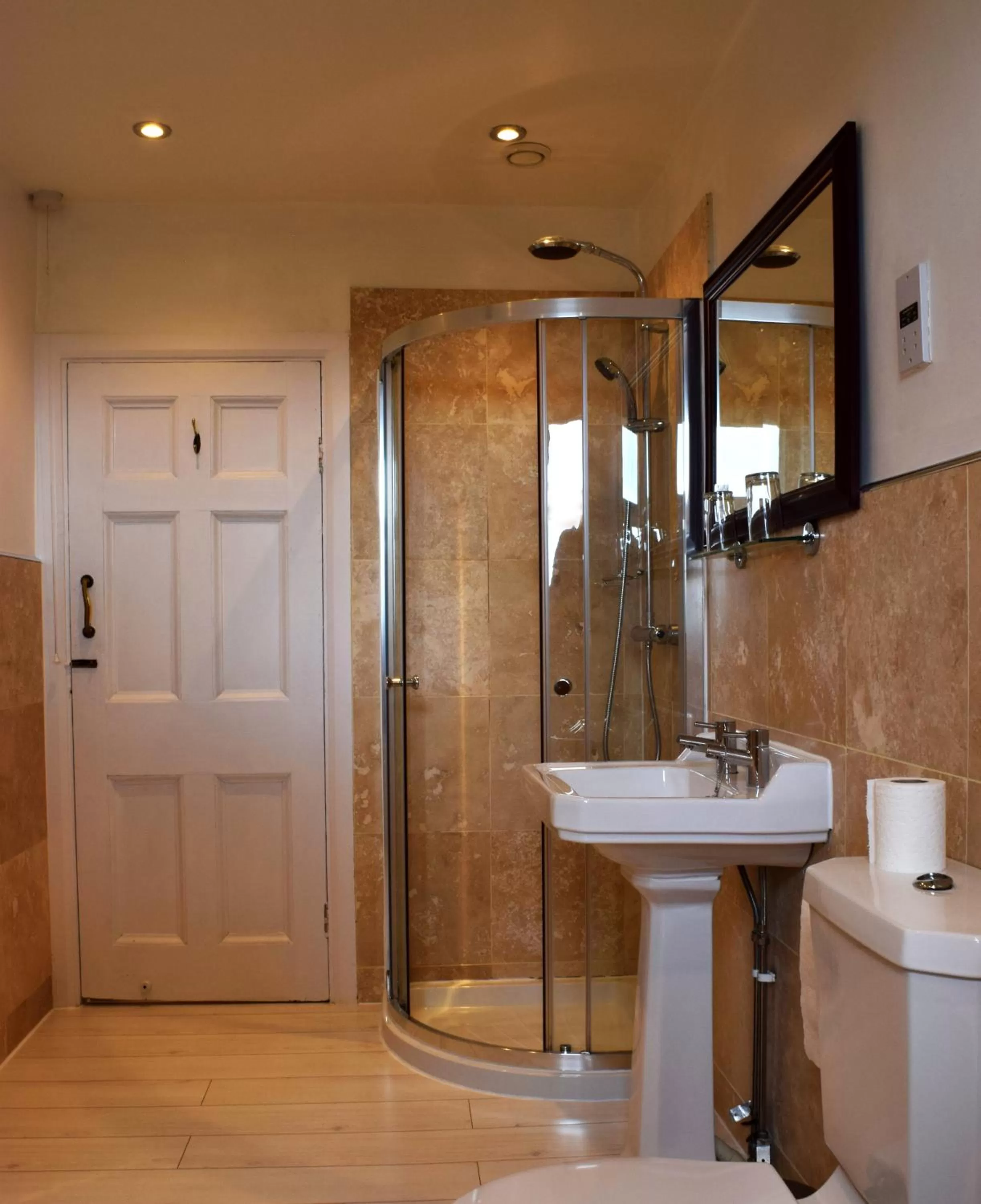 Shower in Healds Hall Hotel