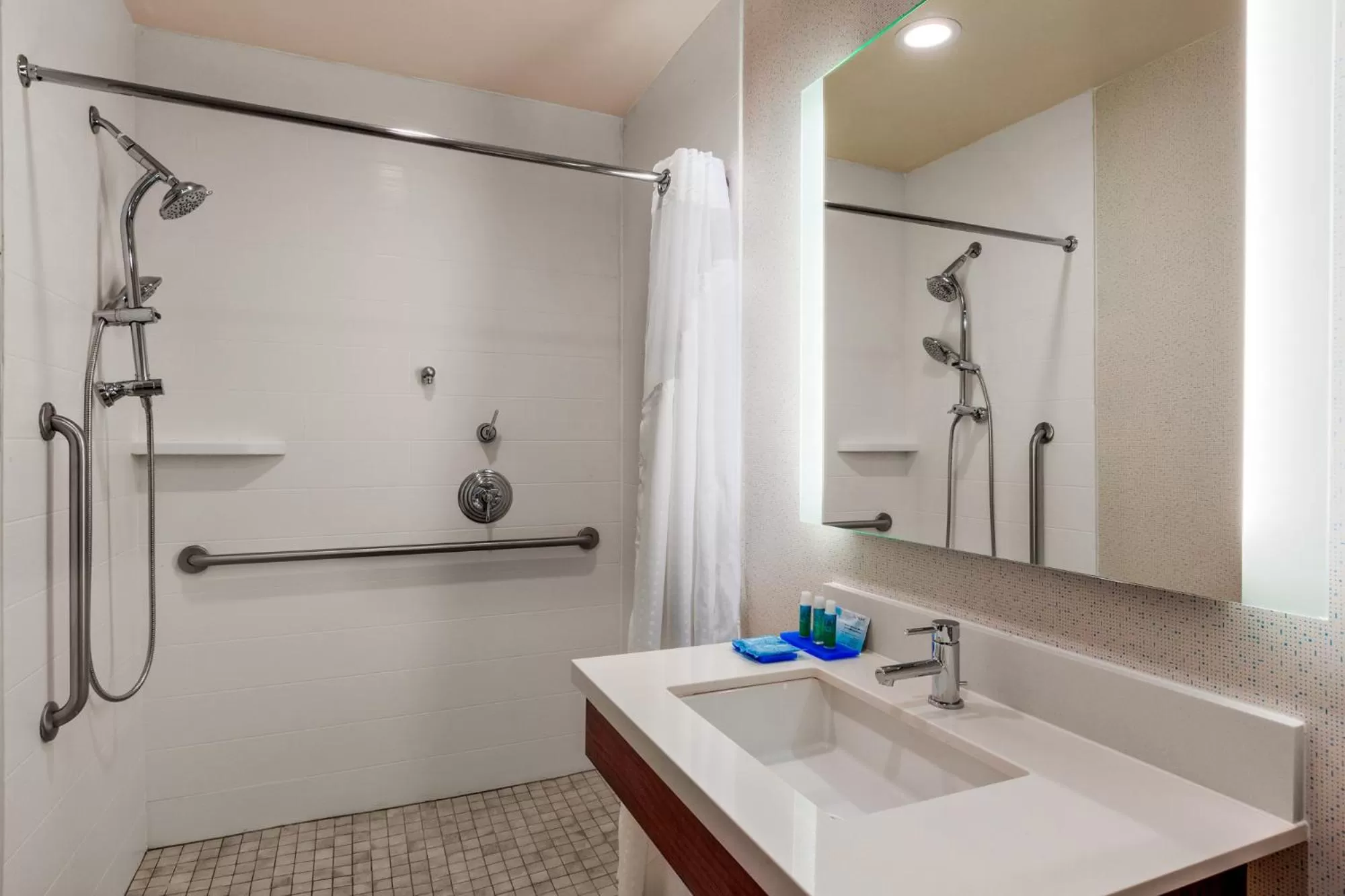 Bathroom in Holiday Inn Express Hotel & Suites Oroville Southwest by IHG