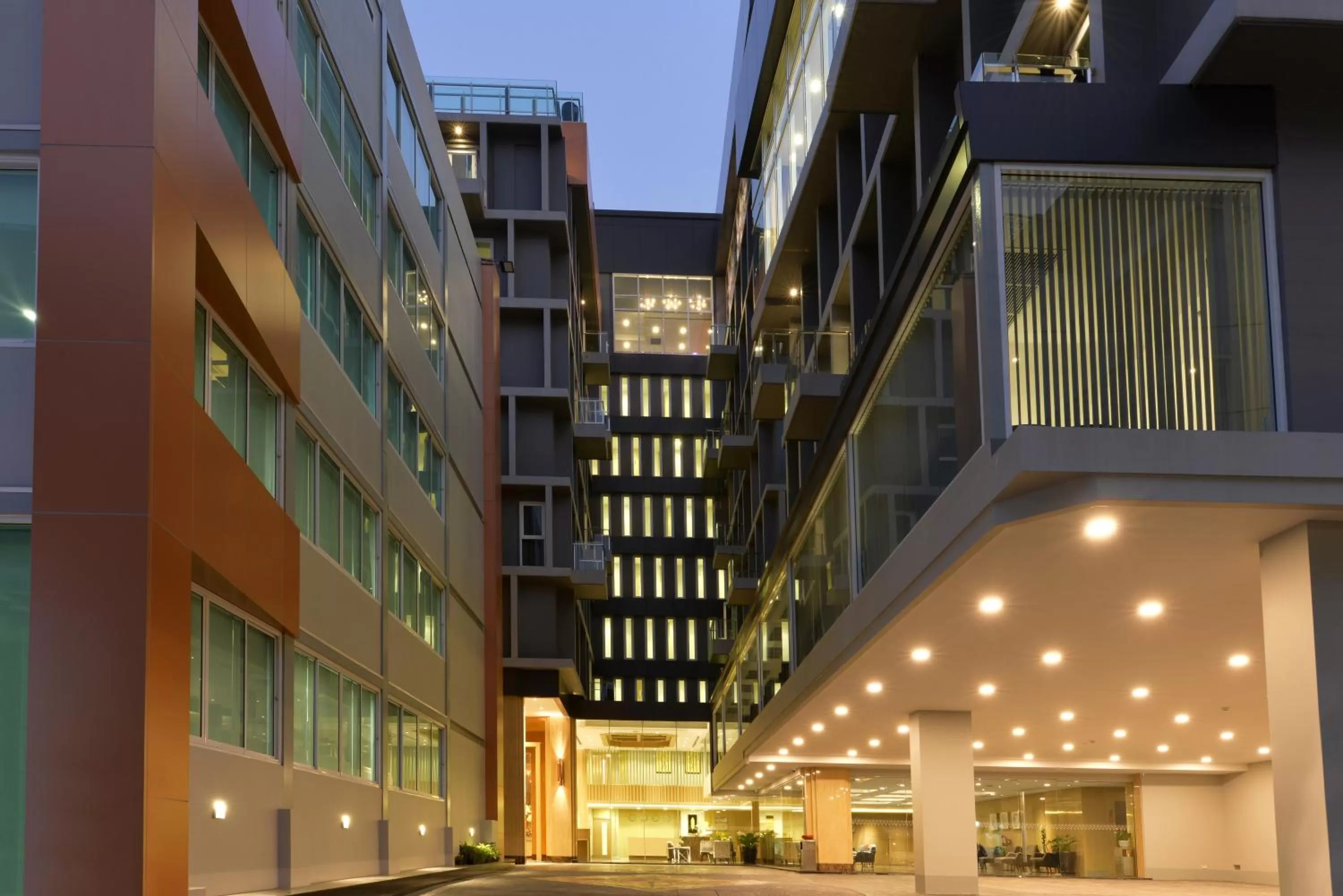 Property building in Le D'Tel Bangkok