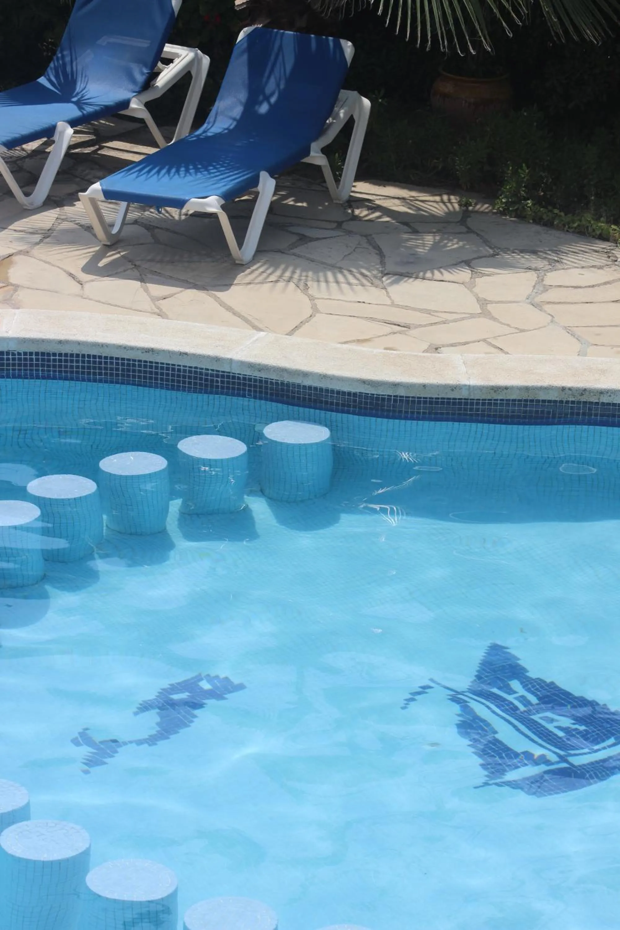 Swimming pool in Rocatel