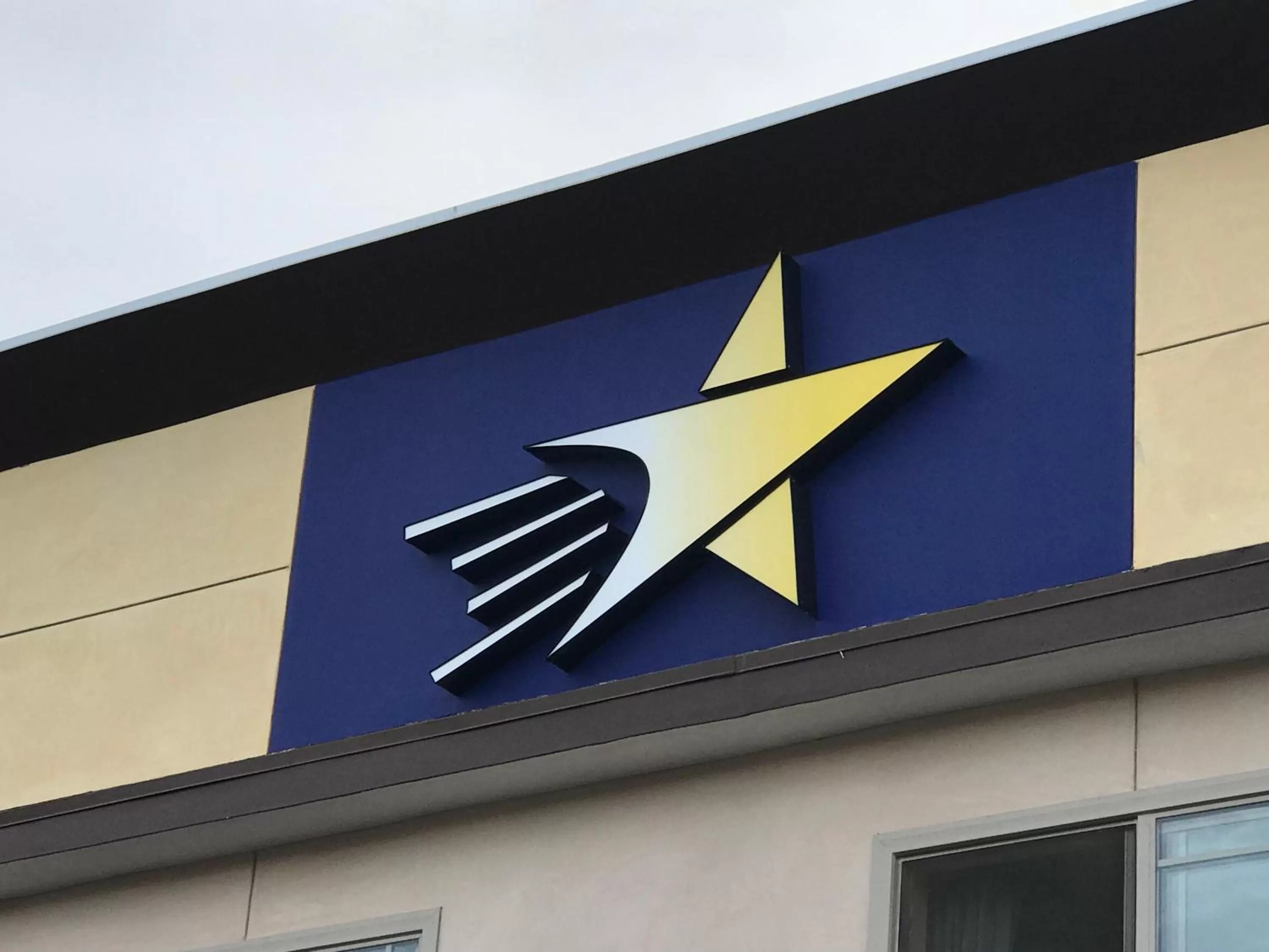 Property building in Starlight Inn South El Monte