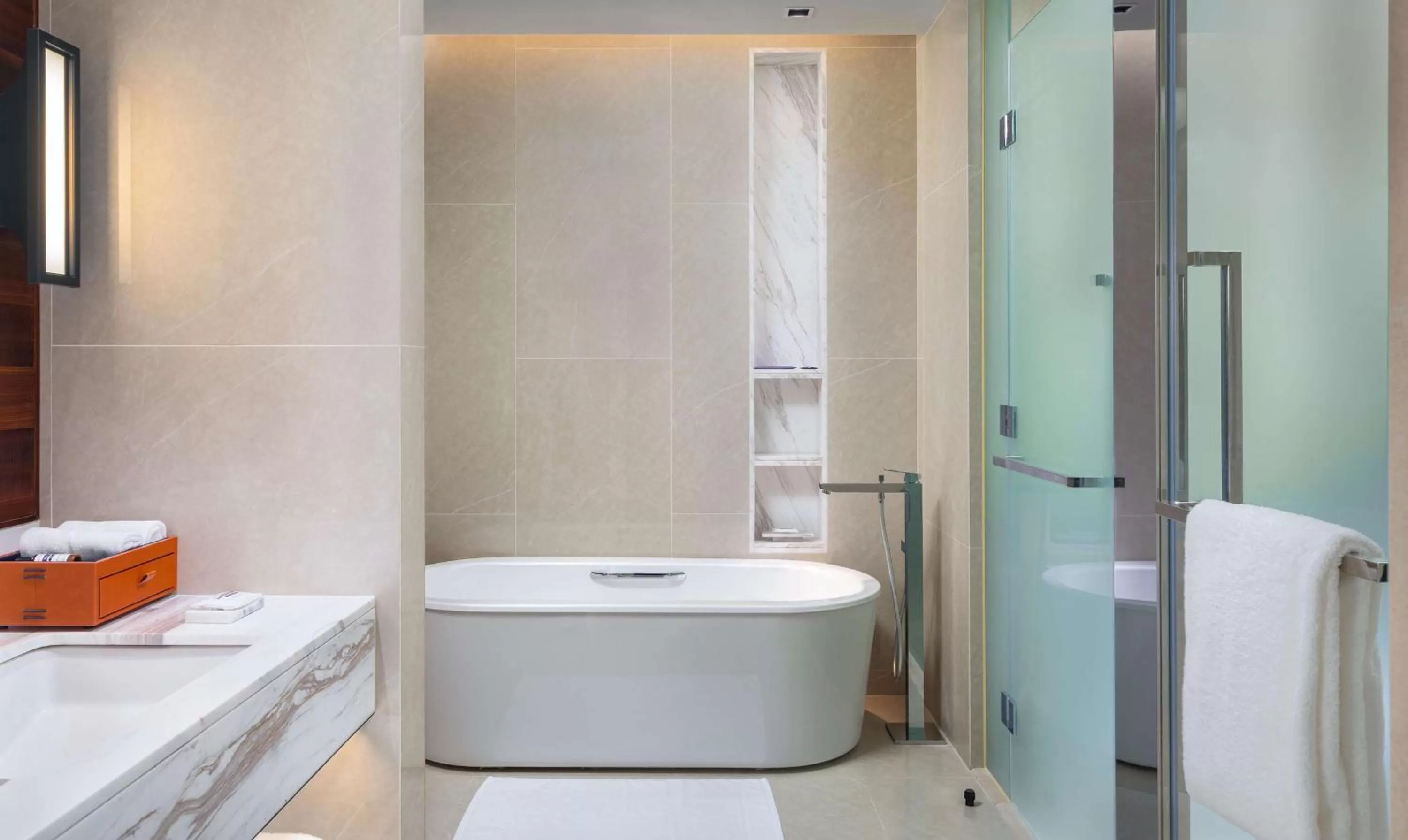 Bathroom in Hyatt Regency Phnom Penh