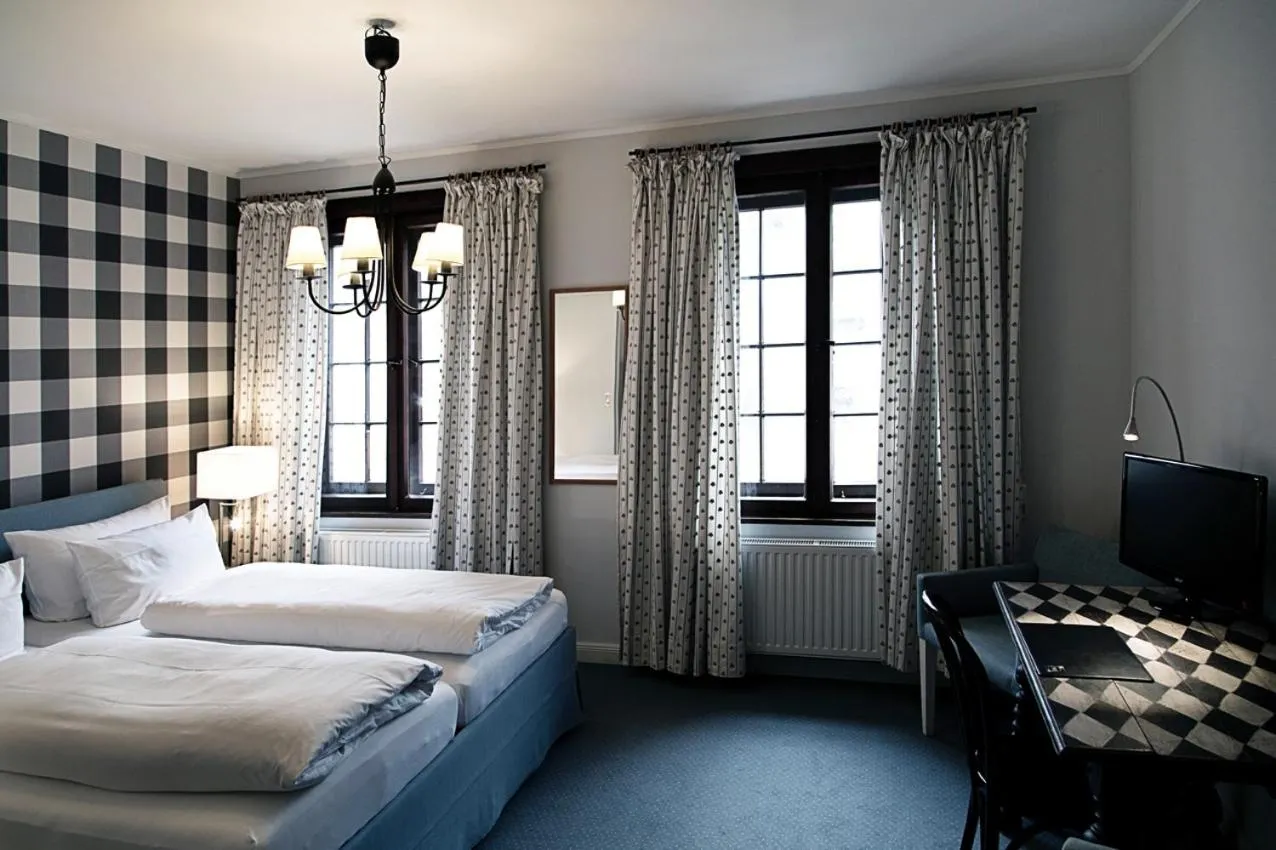 Decorative detail, Bed in Hotel Alt Nürnberg -Ohne Lift-