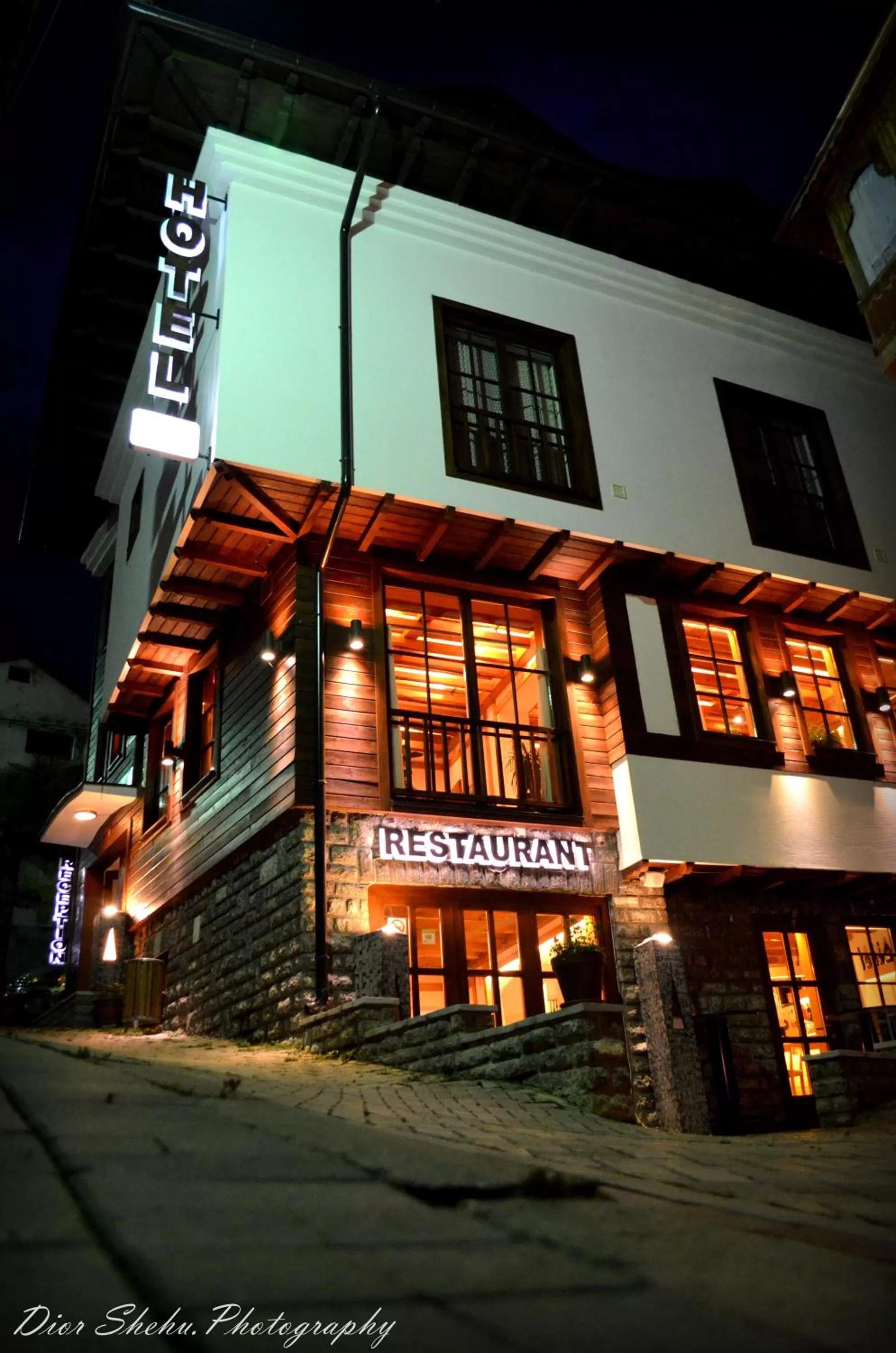 Facade/entrance in Hotel Prizreni