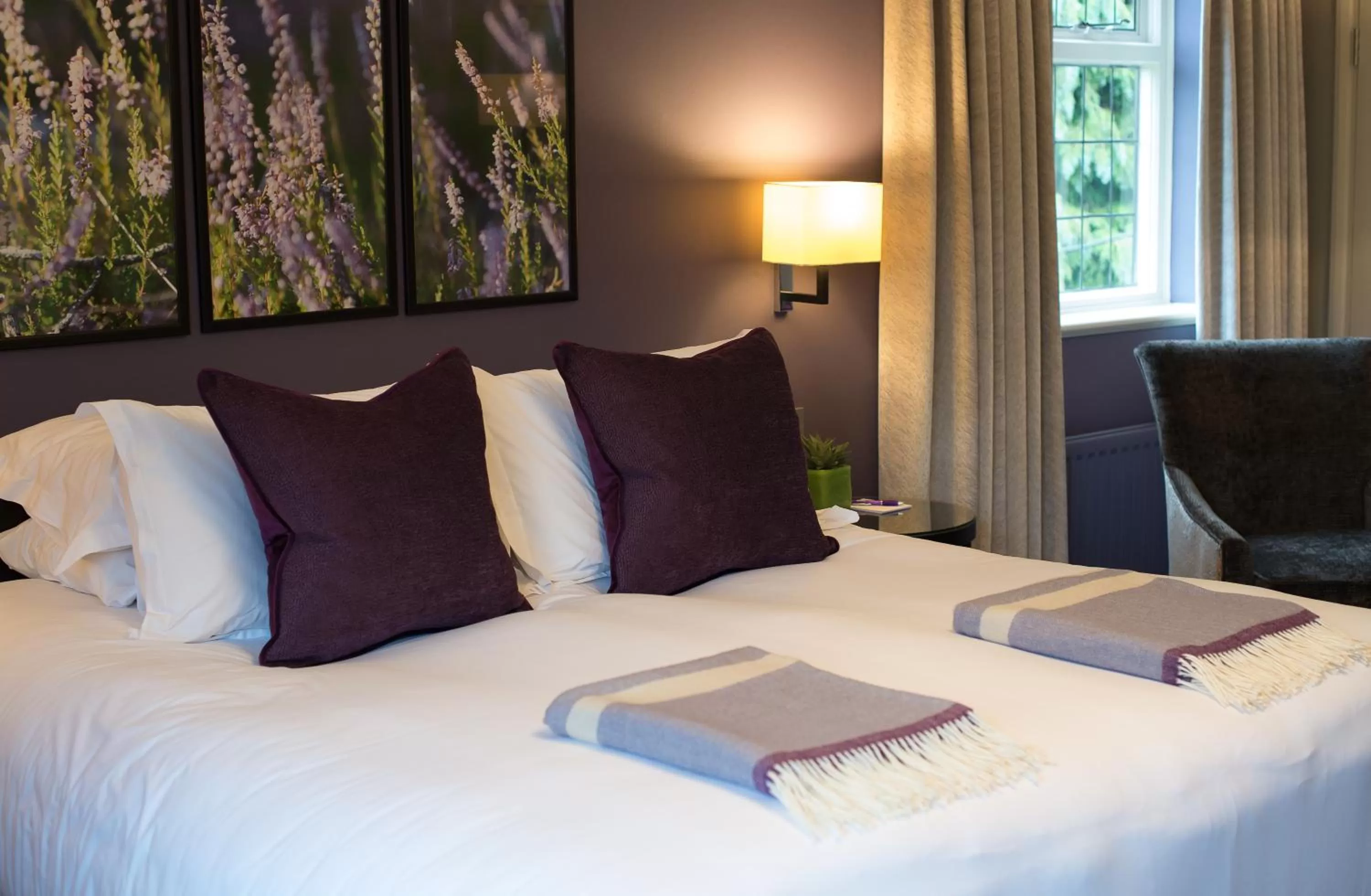 Bedroom, Bed in Hogarths Stone Manor