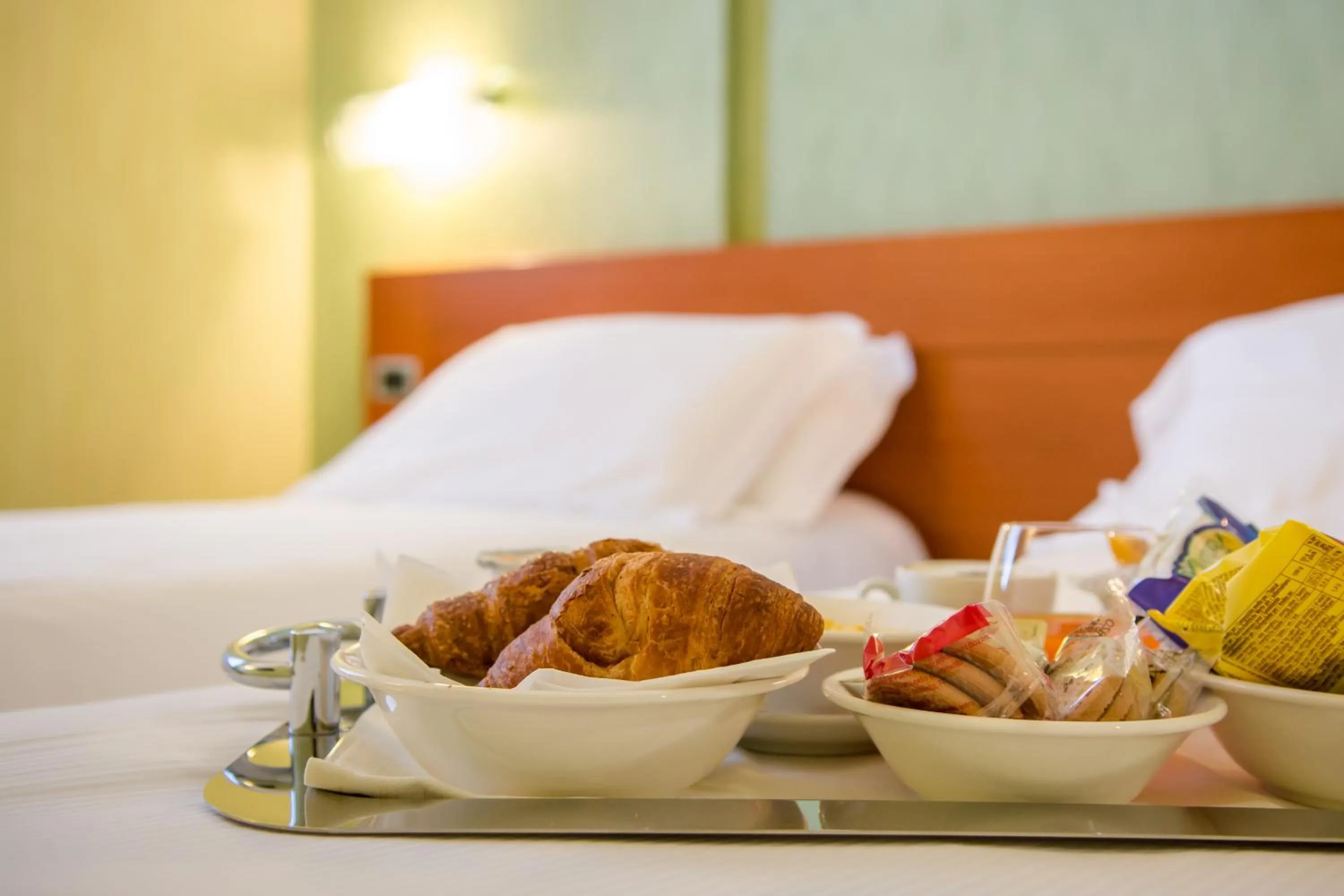 Bedroom, Bed in Hotel Concorde