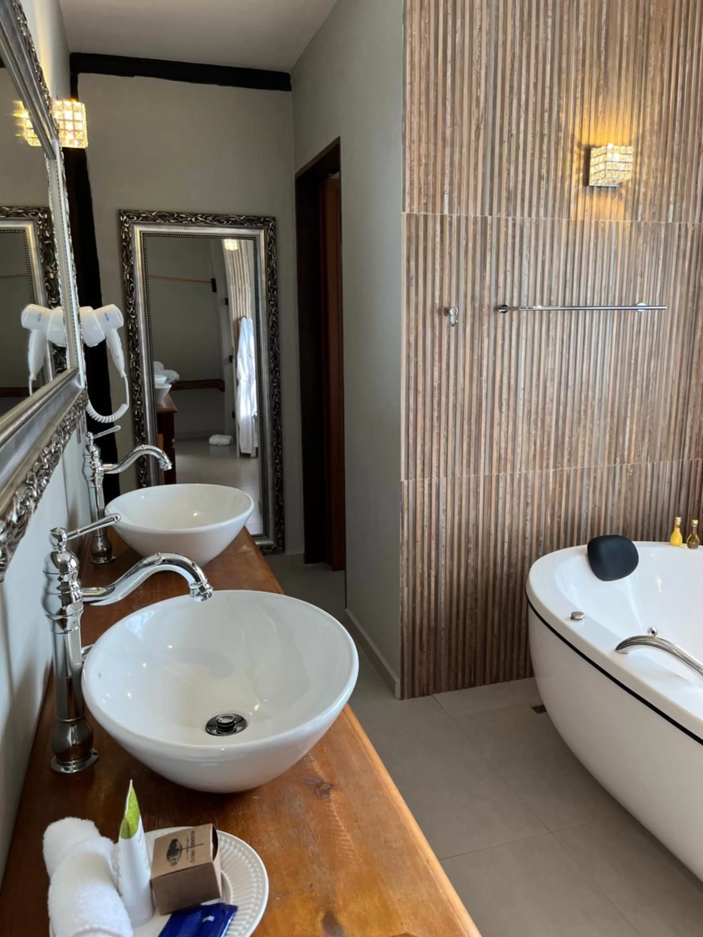 Hot Tub, Bed in Pousada Dona Bendita