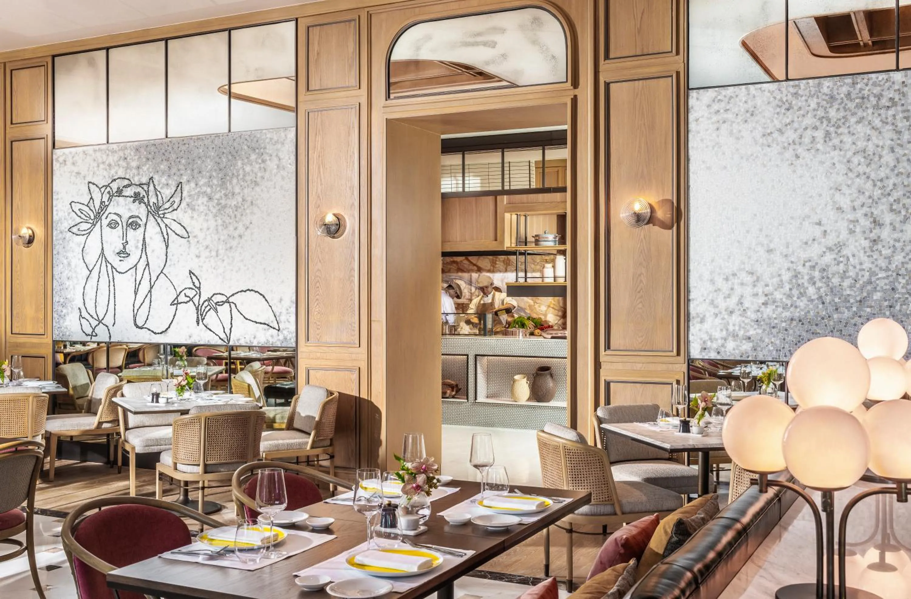 Restaurant/places to eat in Four Seasons Hotel Bangkok at Chao Phraya River