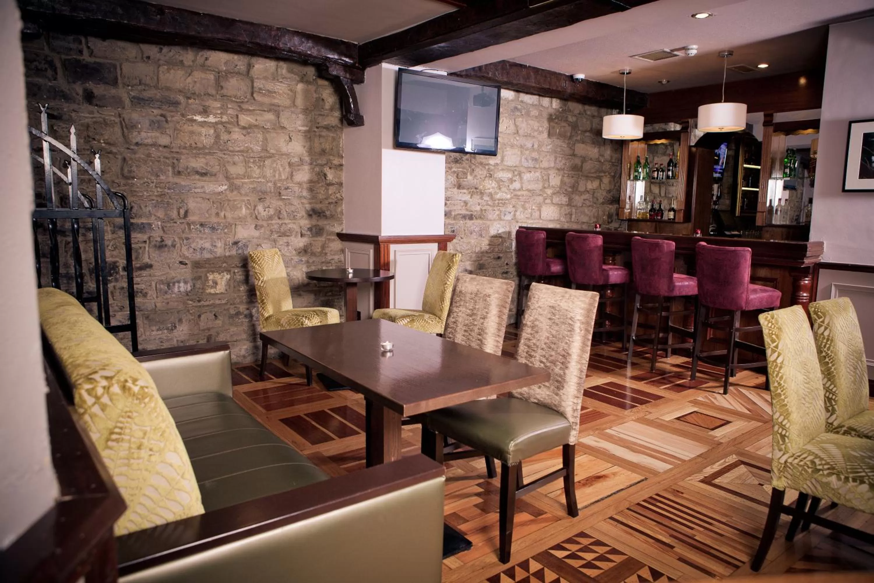 Restaurant/places to eat in Darnley Lodge Hotel