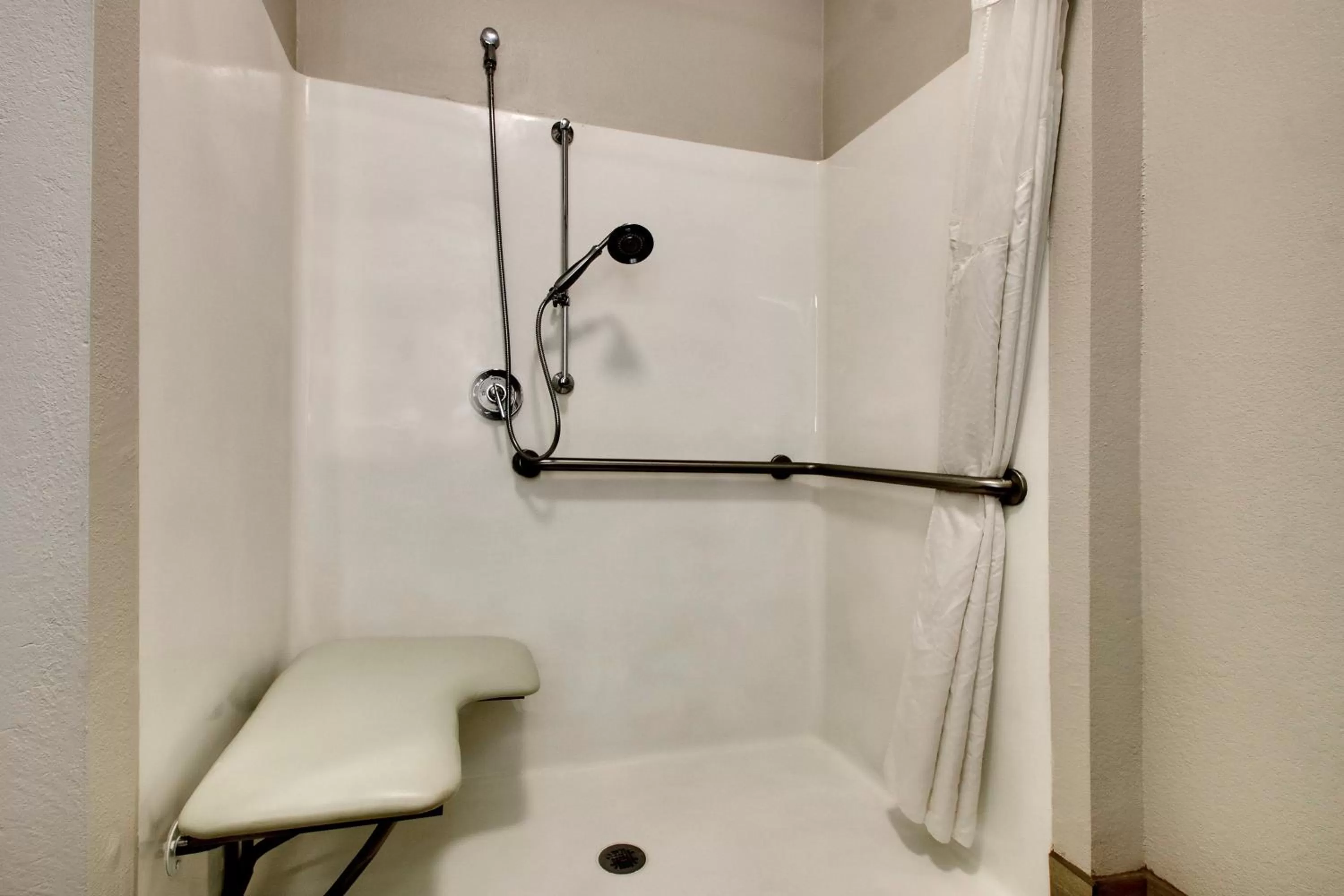 Bathroom in Holiday Inn Express & Suites Laurel by IHG