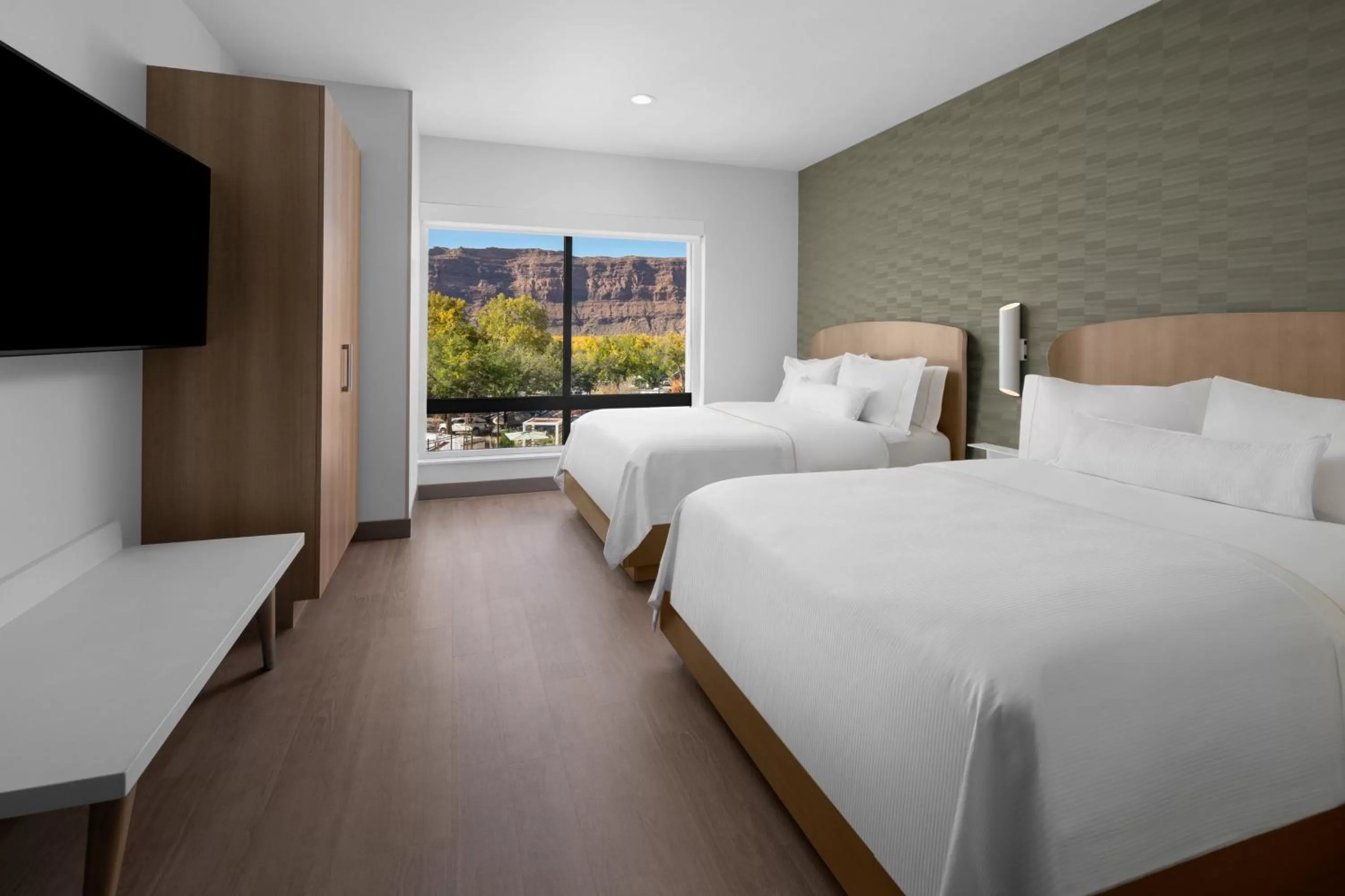 Photo of the whole room, Bed in Element Moab