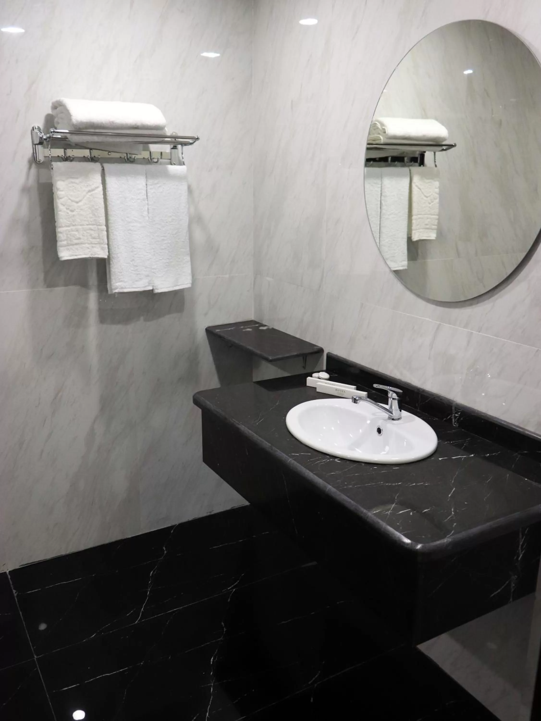 Bathroom in East Palace Hotel