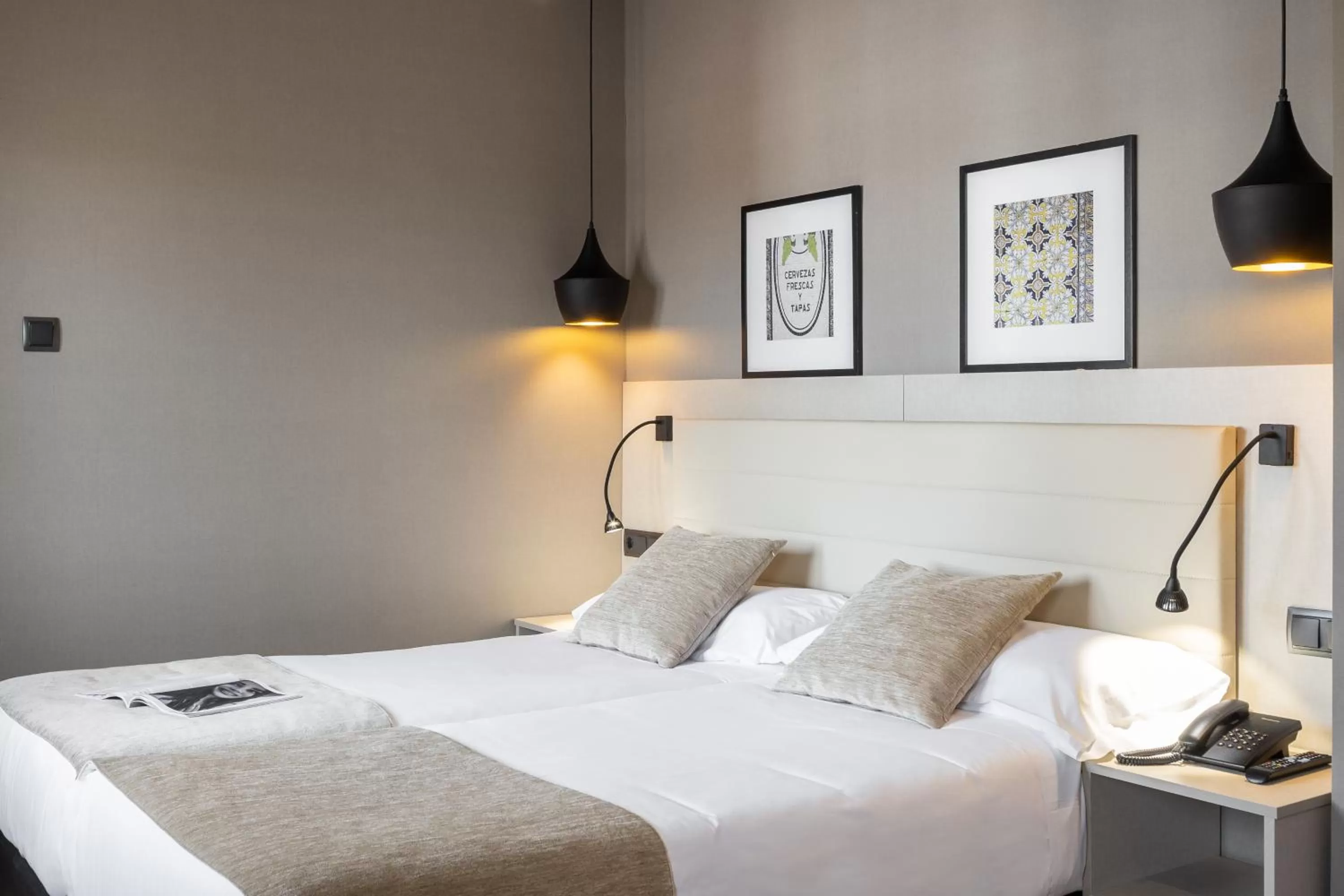 Bedroom, Bed in Hotel Cortezo