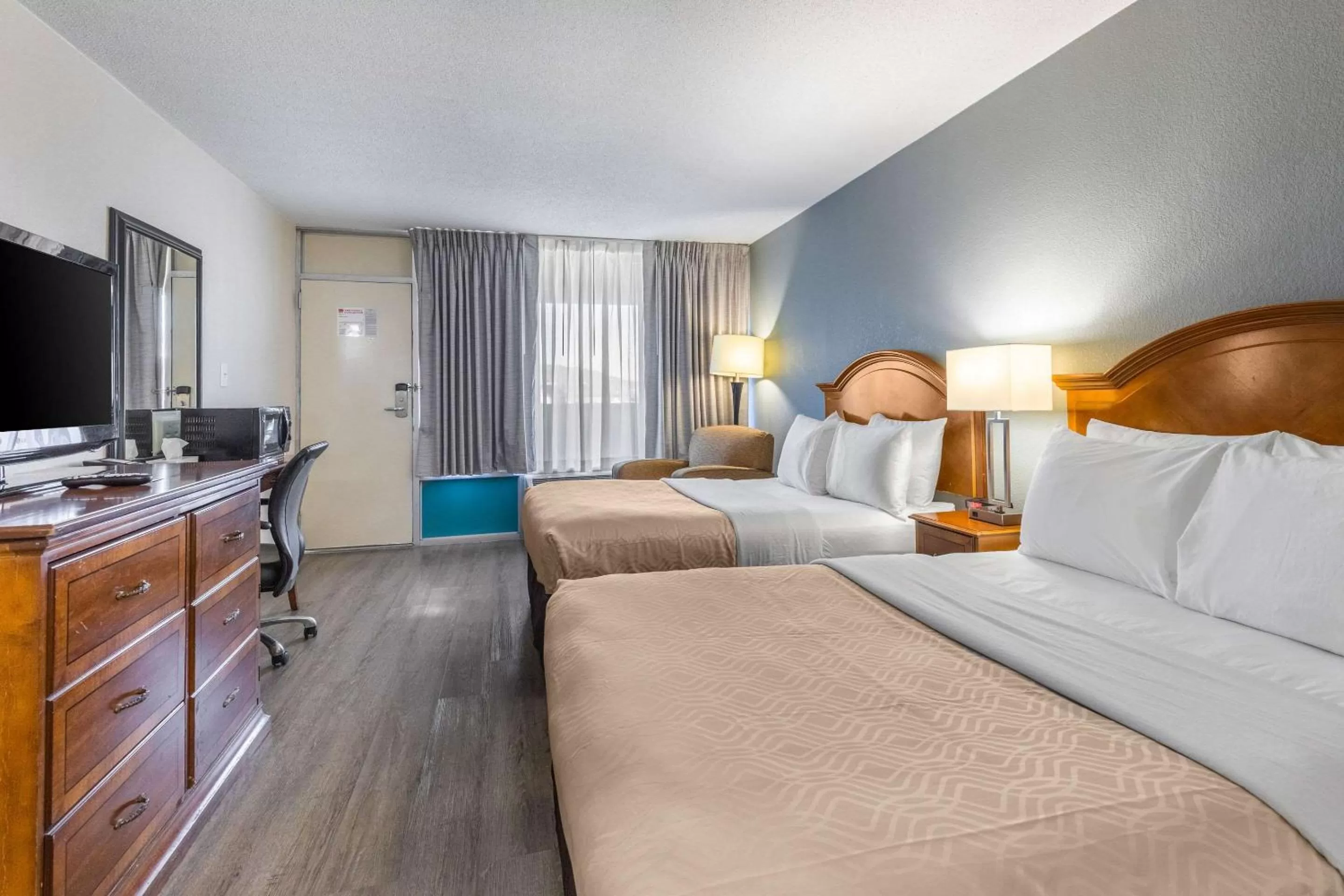 Photo of the whole room, Bed in Econo Lodge Middlesboro