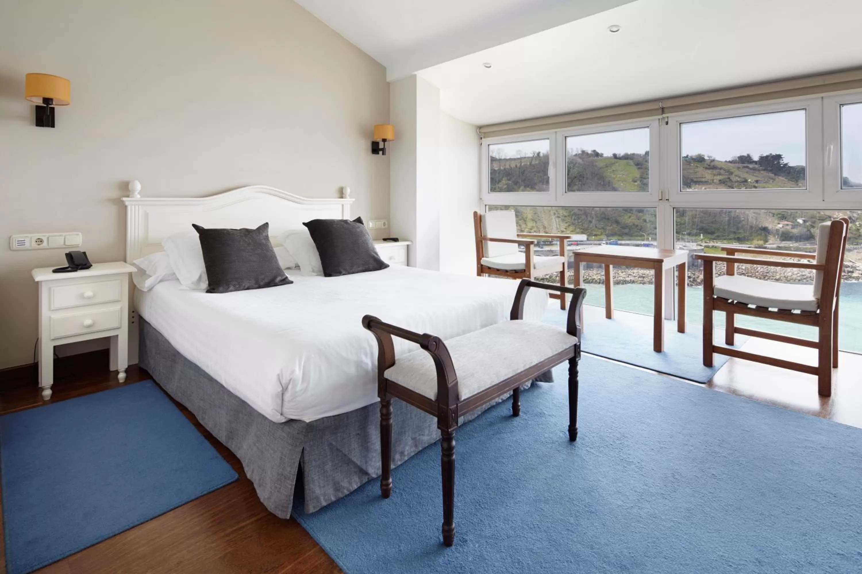 Bedroom, Bed in Saiaz Getaria Hotela