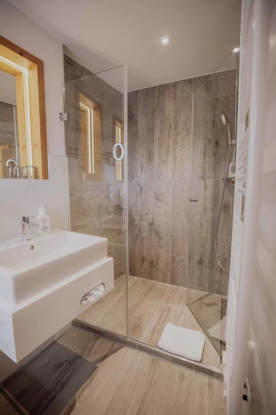 Bathroom in Altstadtmittehotel Sonne