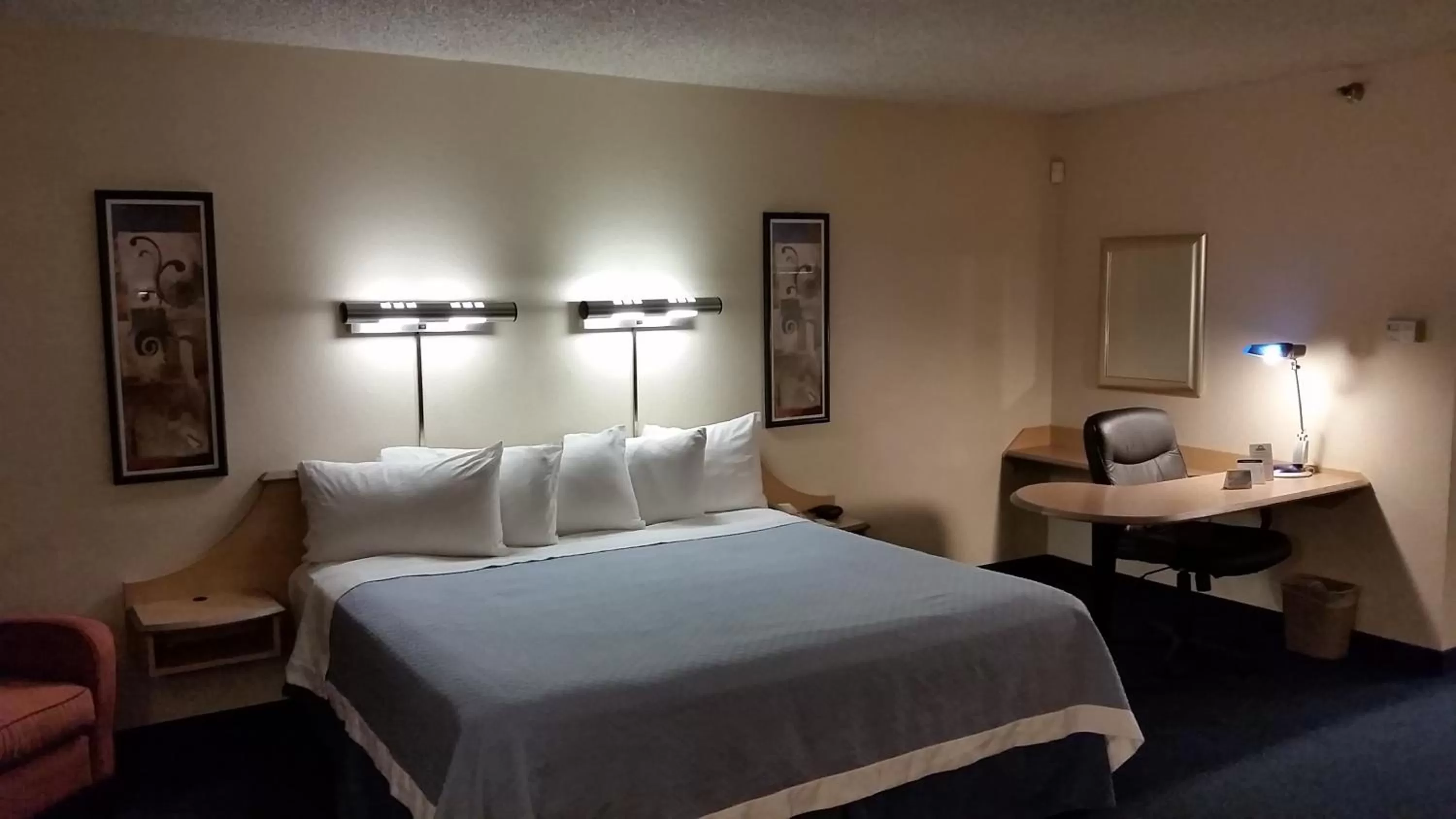 Photo of the whole room, Bed in Days Inn by Wyndham Buena Park Anaheim