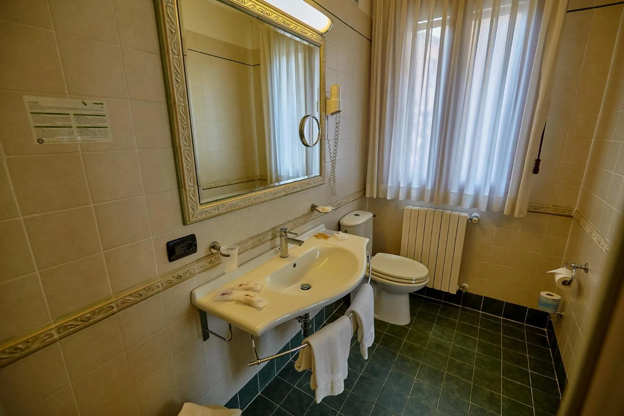 Toilet in Hotel Riviera dei Dogi