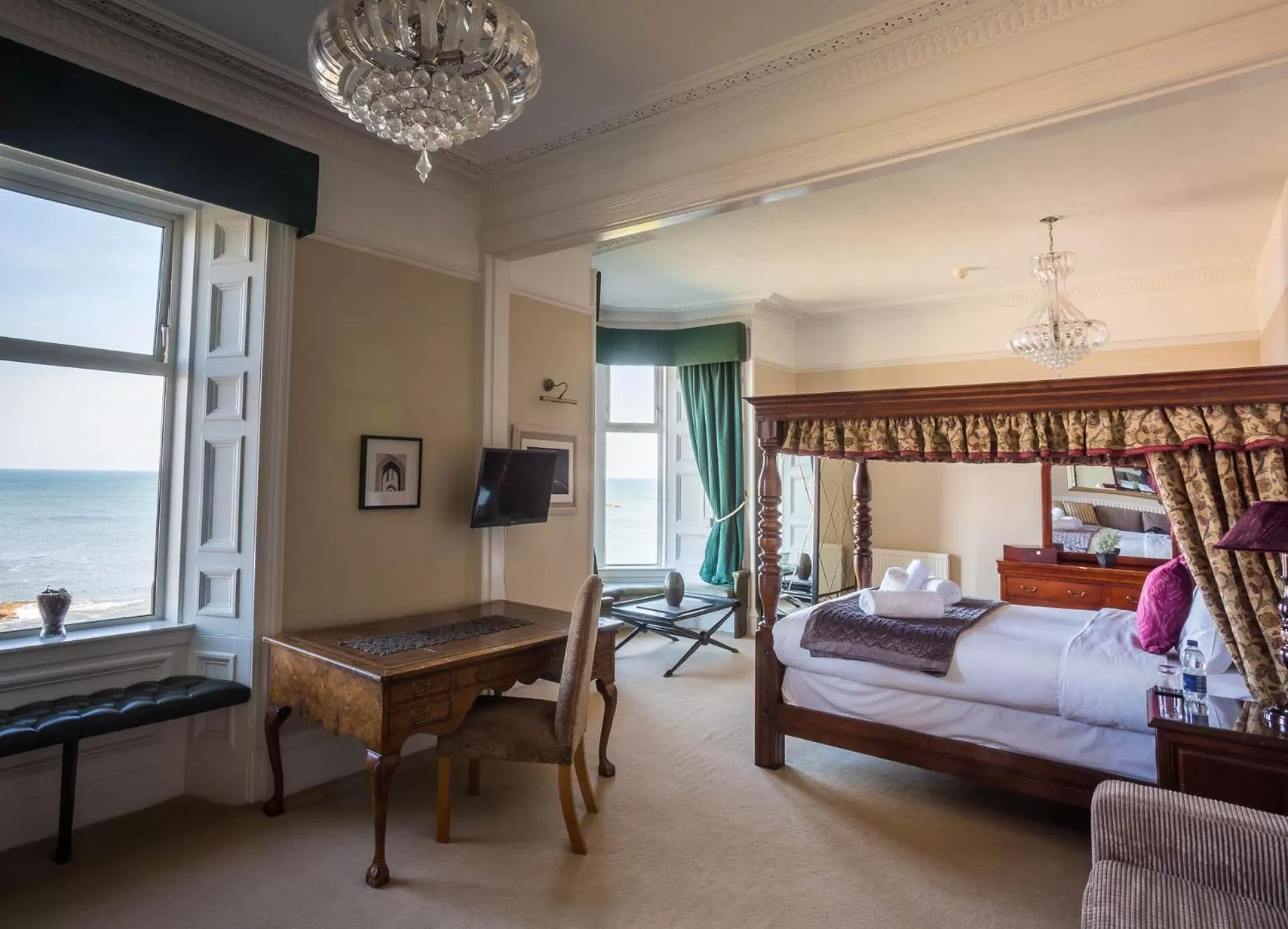 Photo of the whole room, Bed in Bayswell Park Hotel